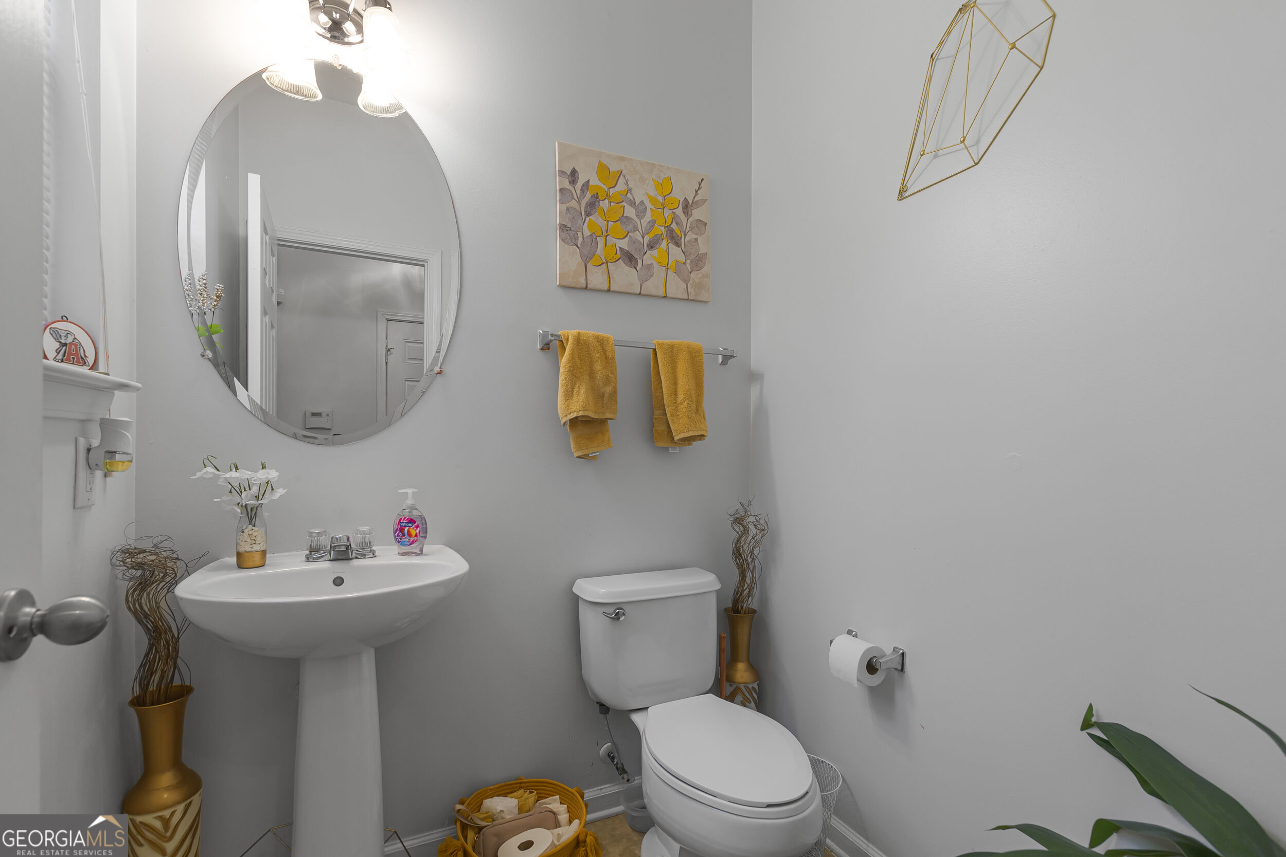 174 Ellis Drive Property Photo 3