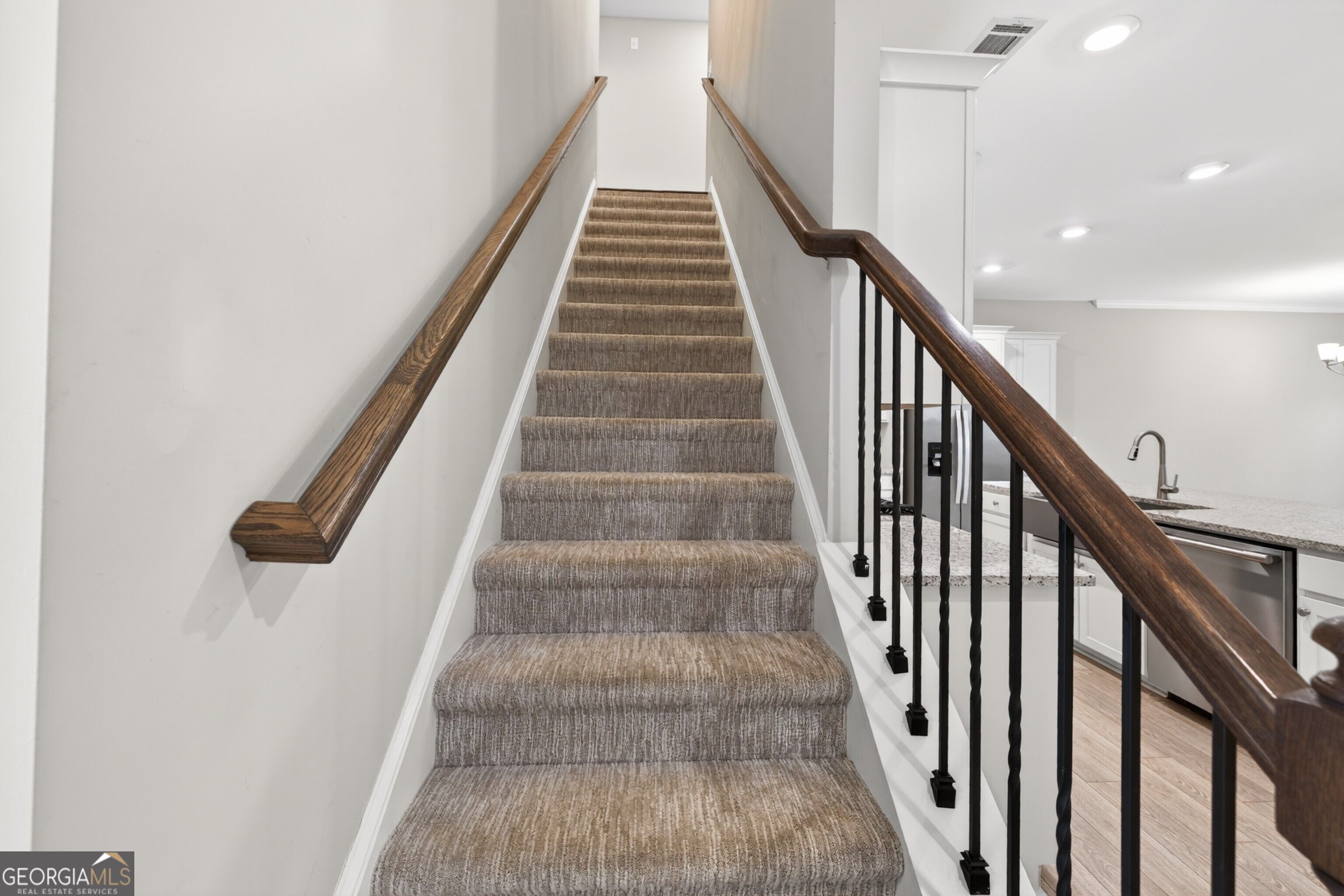 1192 Lanier Willow Path Property Photo 12