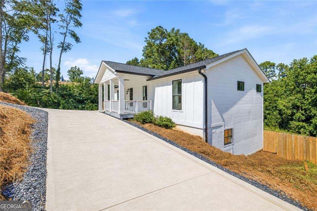 5875 Maple Creek Drive Property Photo 3