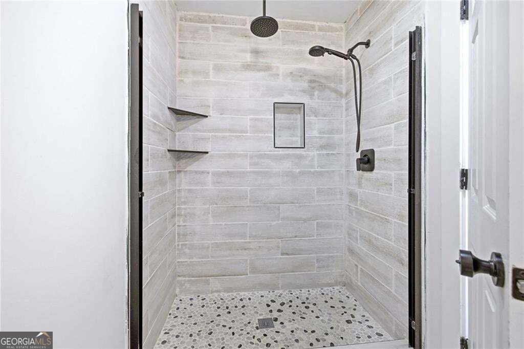 5875 Maple Creek Drive Property Photo 15