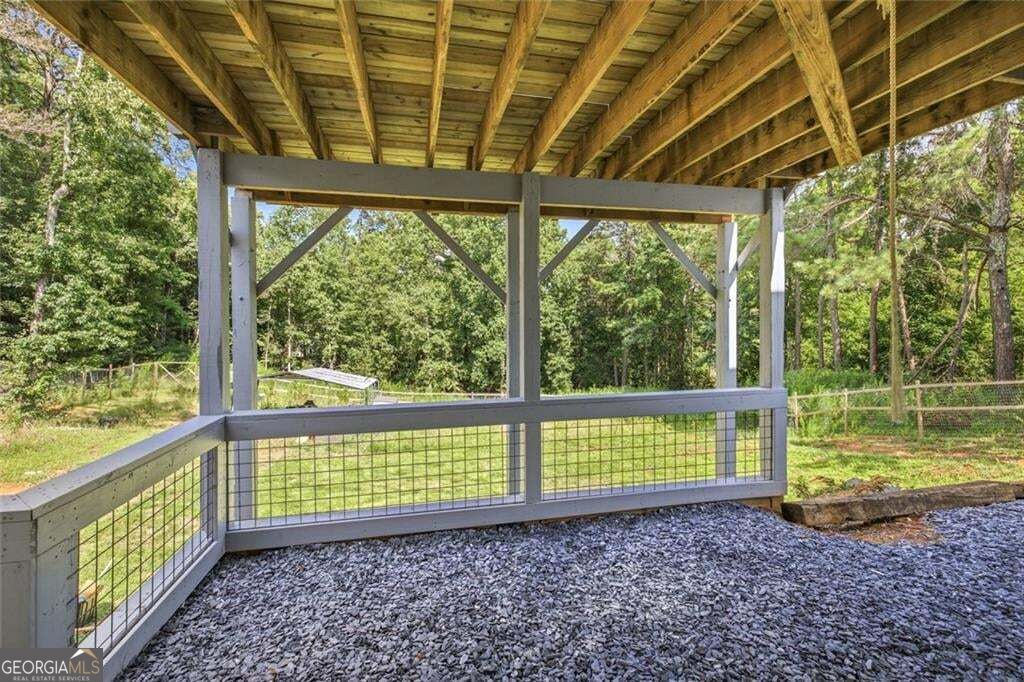5875 Maple Creek Drive Property Photo 32