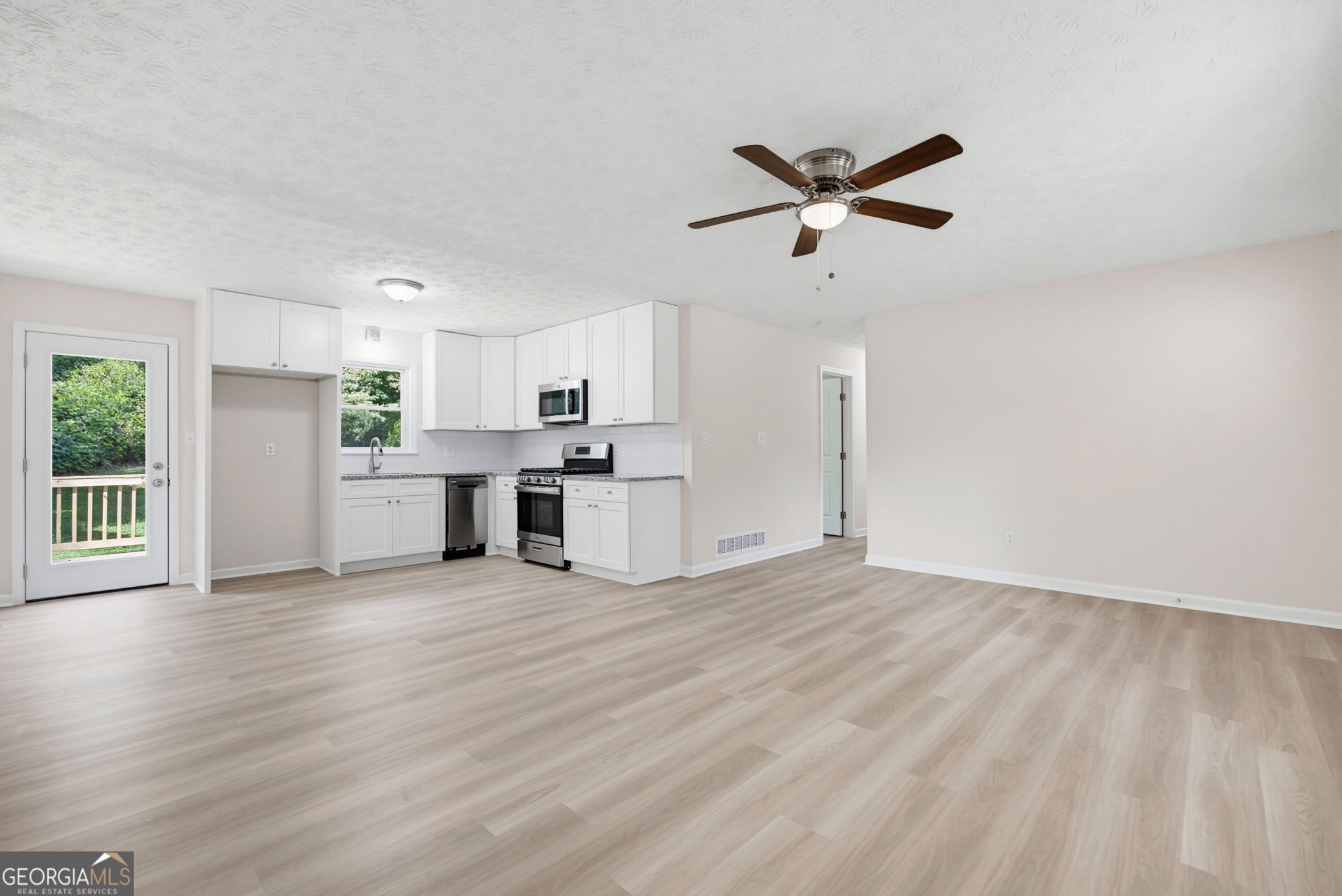 102 Tibbitts Drive Property Photo 11