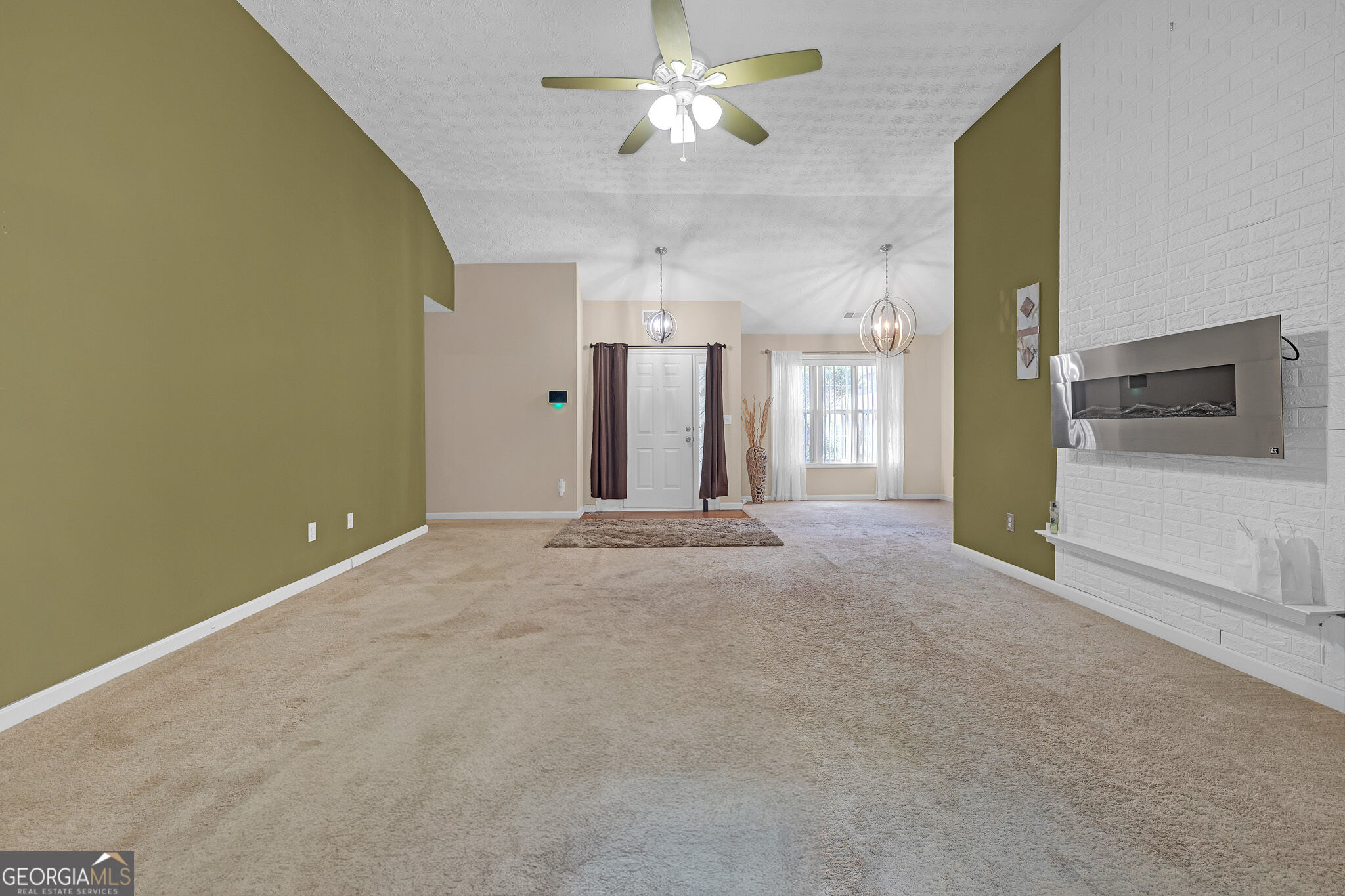 200 Syracuse Lane Property Photo 7