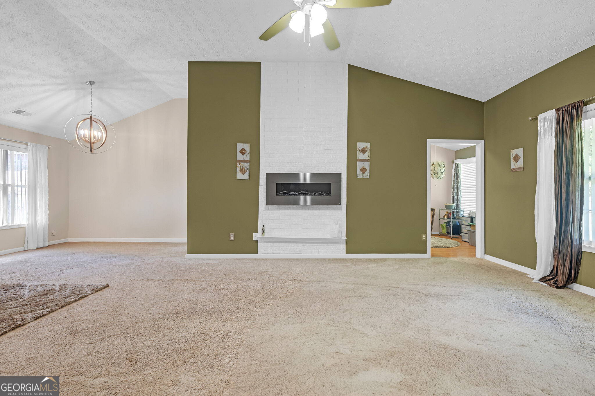 200 Syracuse Lane Property Photo 8