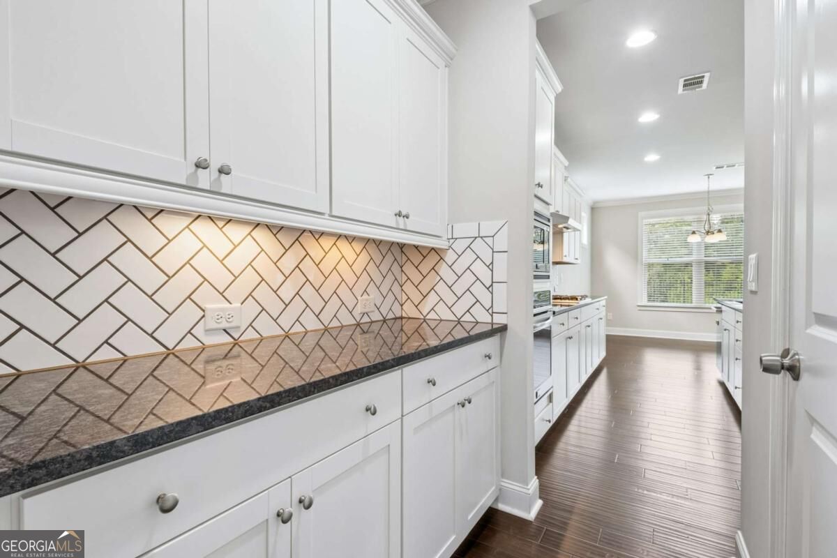 7110 Sailaway Drive Property Photo 8