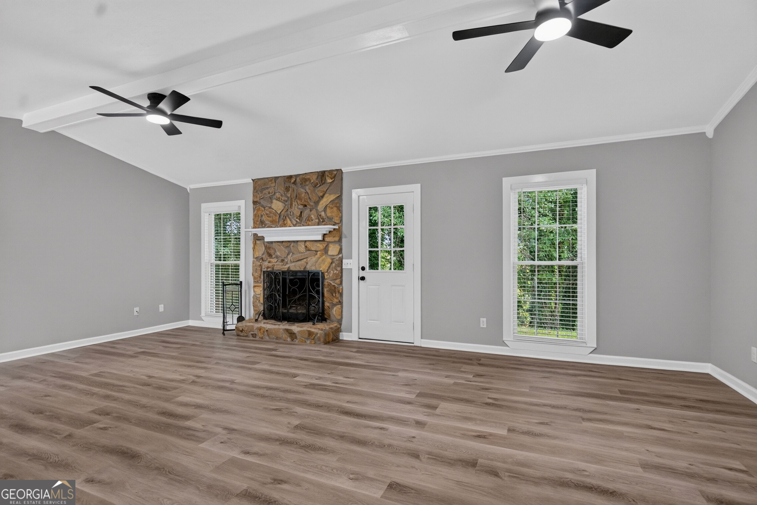 400 Woodland Drive Property Photo 3