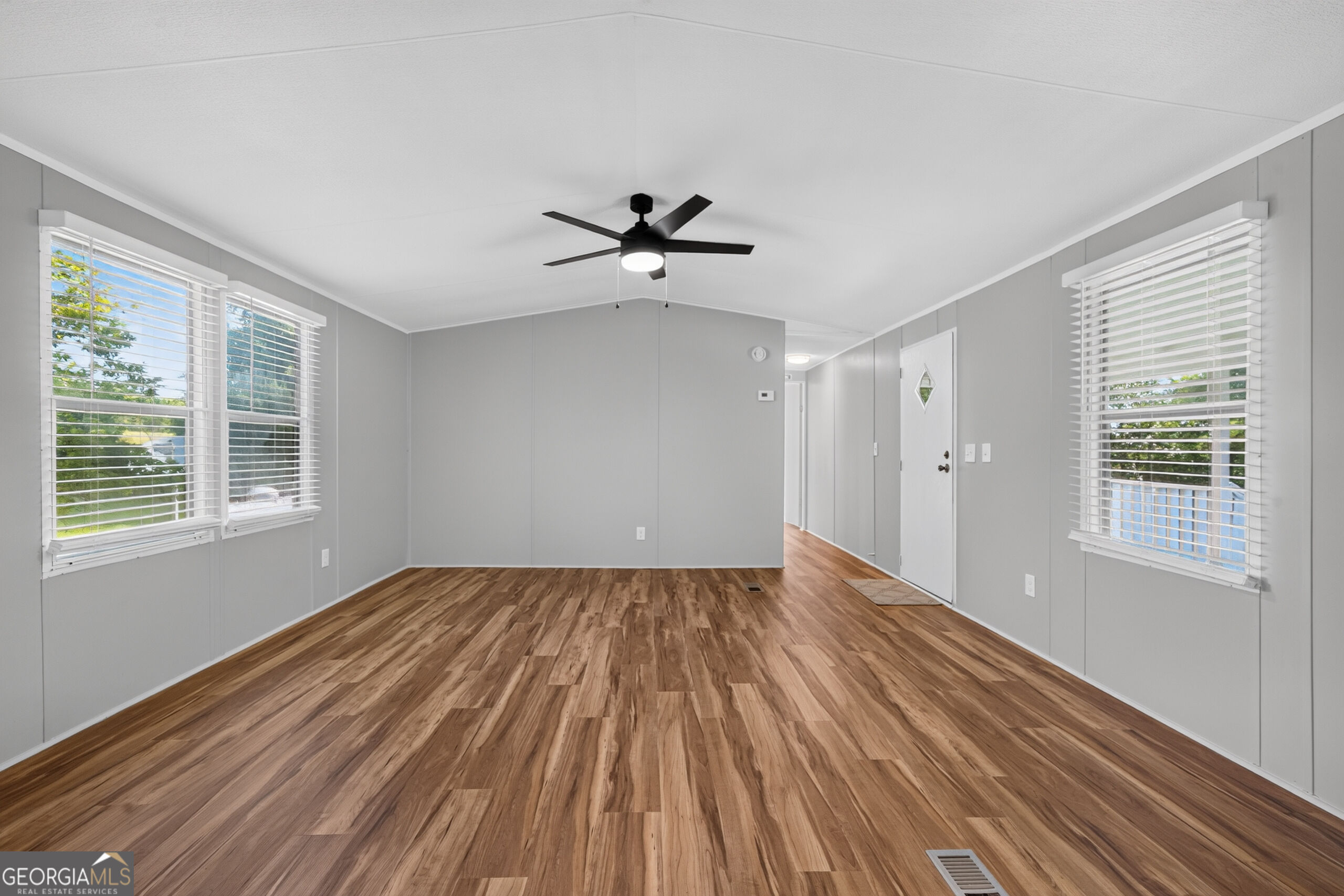 440 Smith Road Property Photo 11