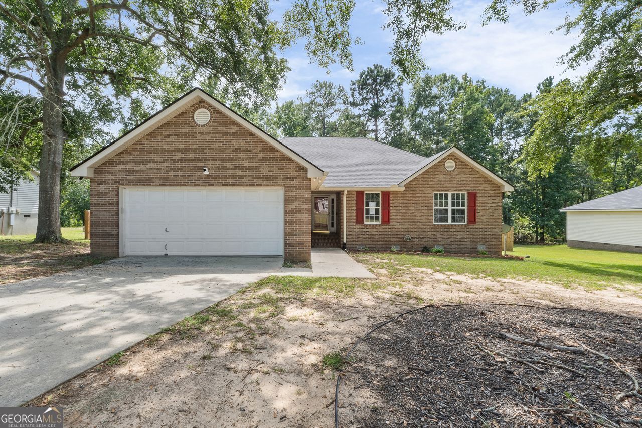 107 Oakwood Drive Property Photo 1