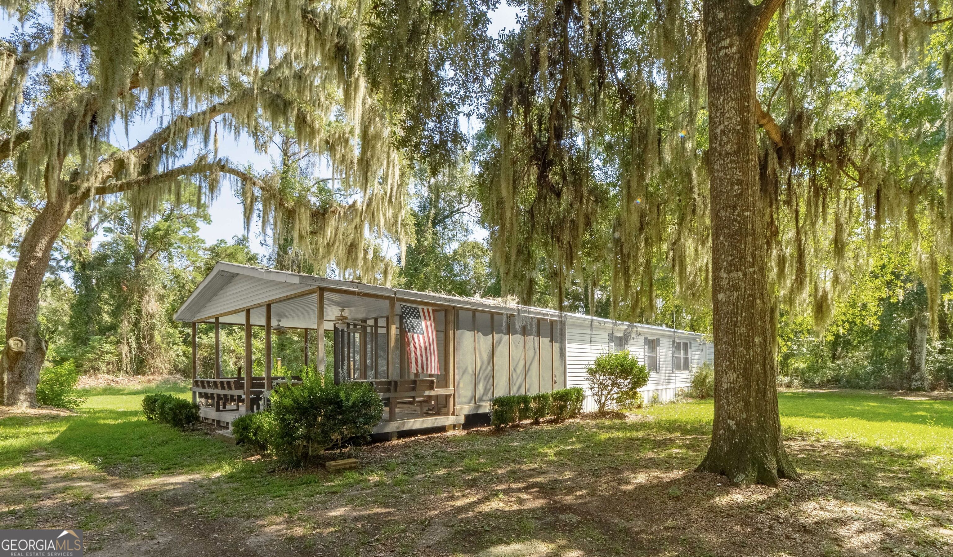1042 Live Oak Lane Ne Property Photo 1