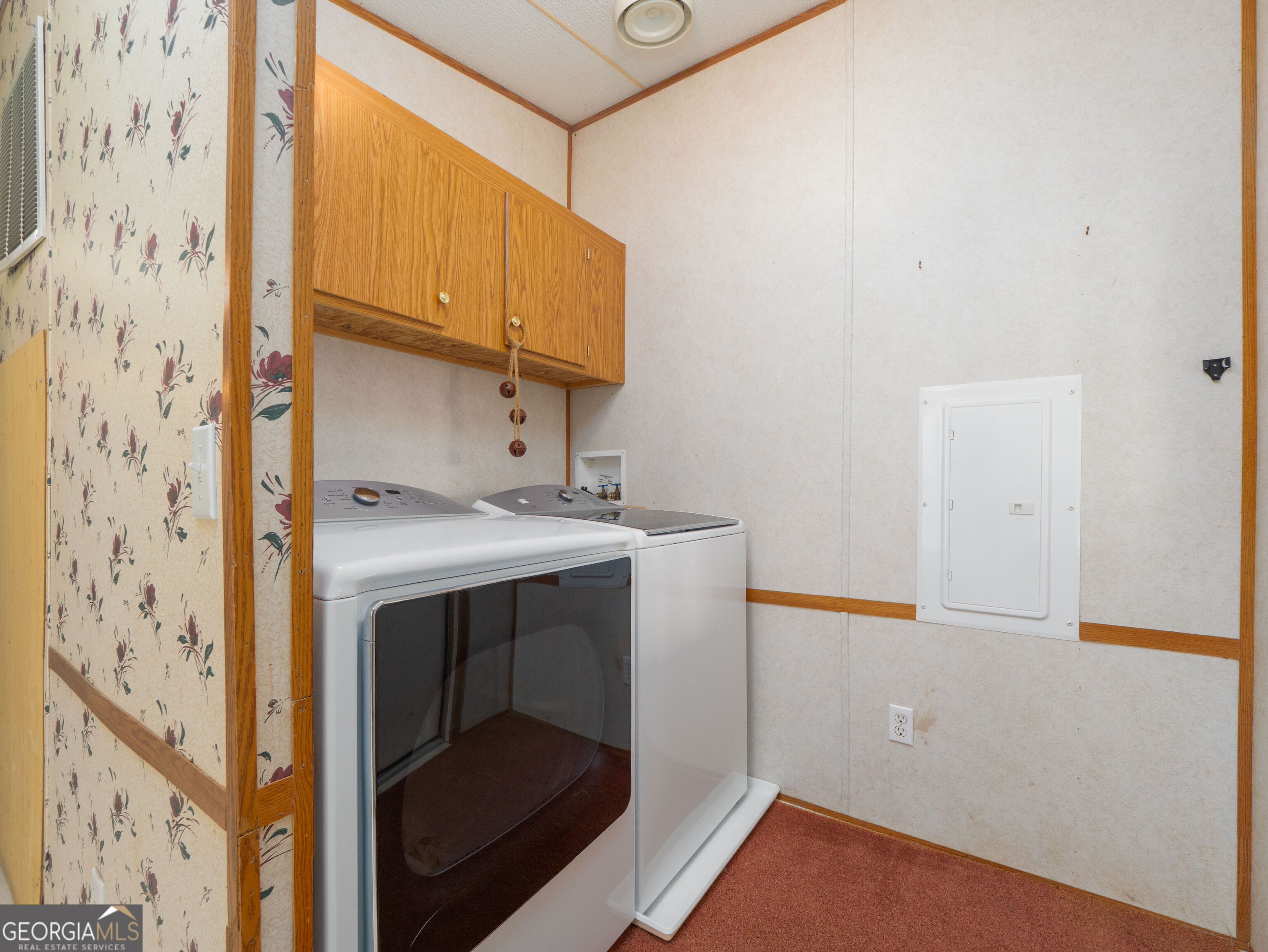 1042 Live Oak Lane Ne Property Photo 6