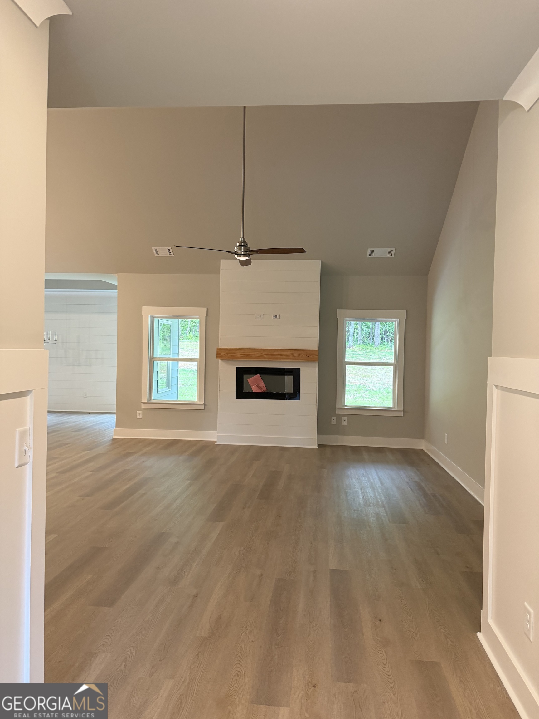 404 Tanners Bridge Road Property Photo 3