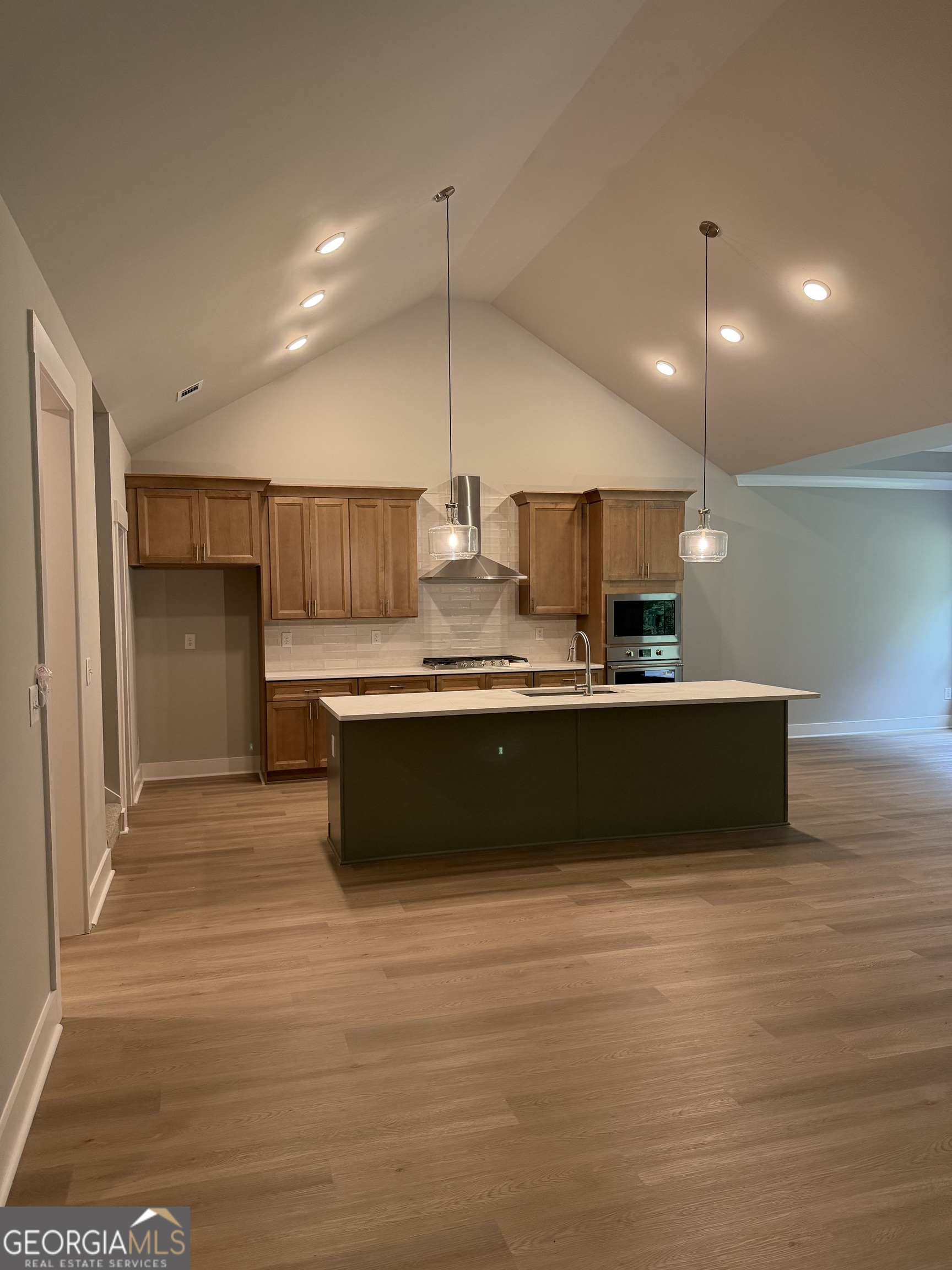 404 Tanners Bridge Road Property Photo 4