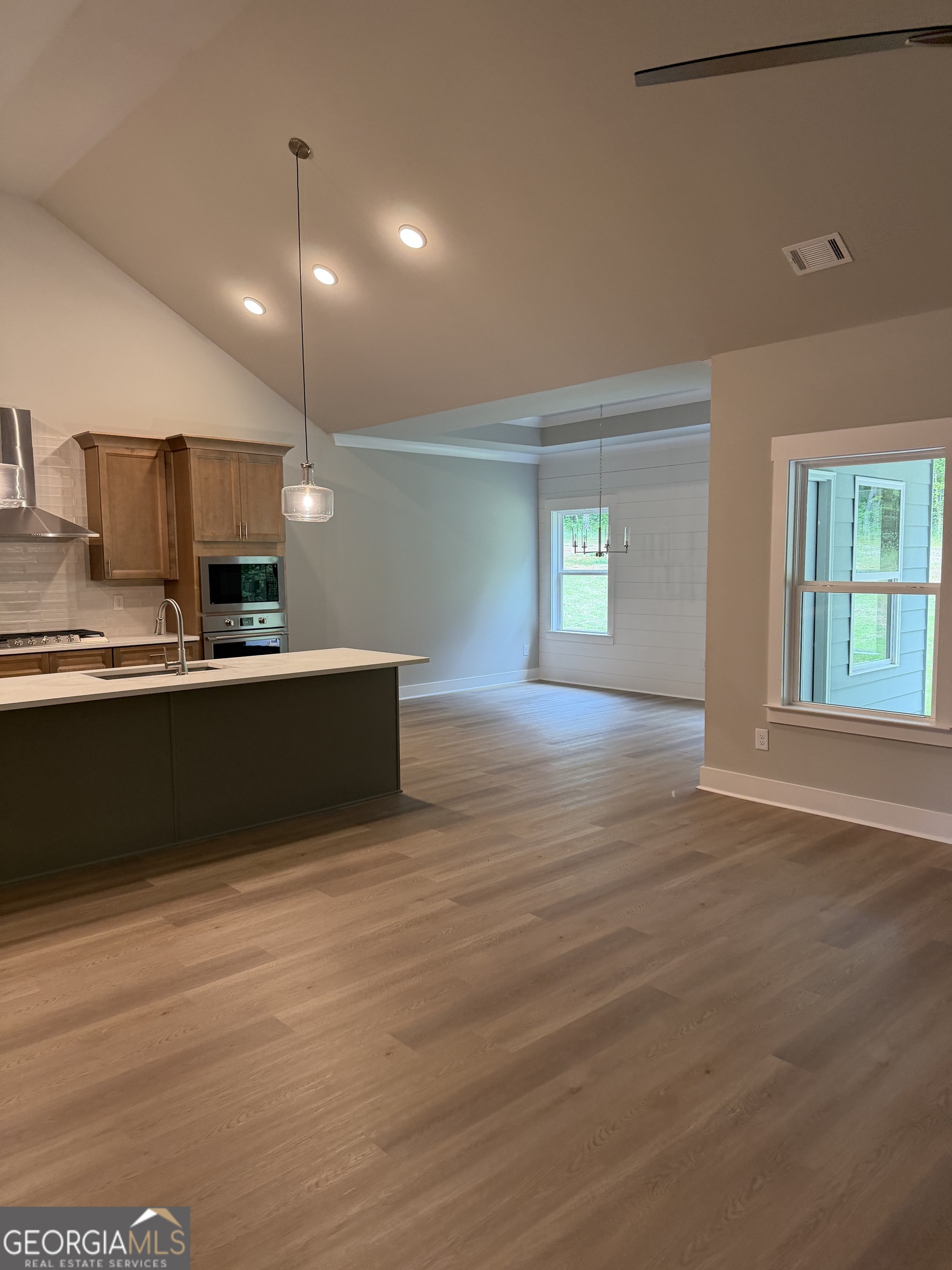 404 Tanners Bridge Road Property Photo 5