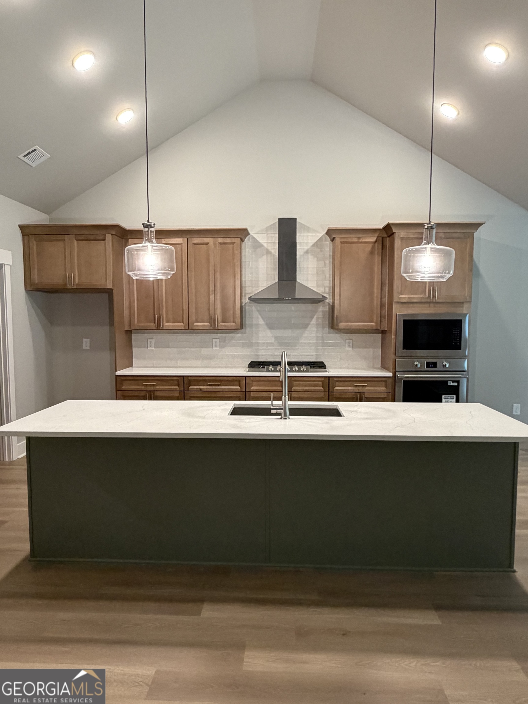 404 Tanners Bridge Road Property Photo 6