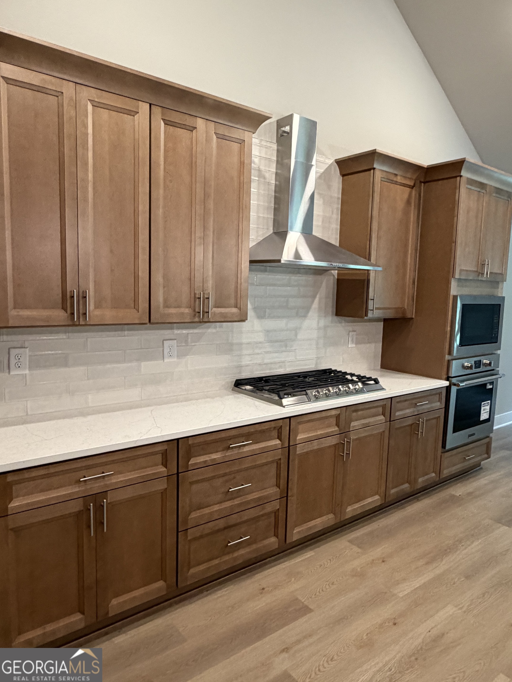 404 Tanners Bridge Road Property Photo 8