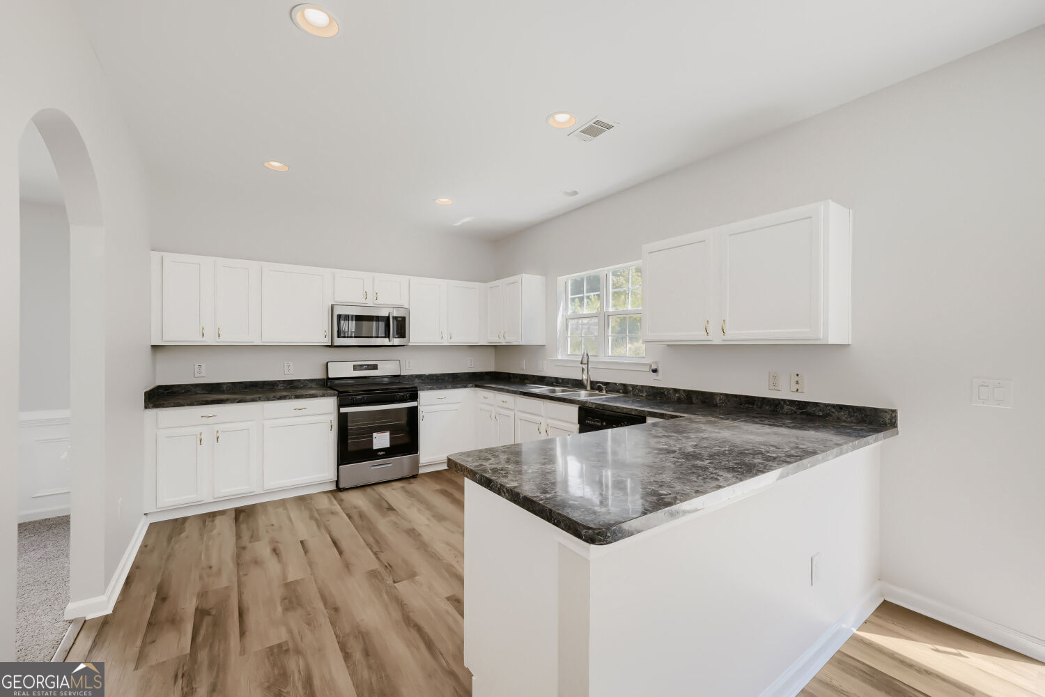 1533 Fenmore Street Property Photo 8