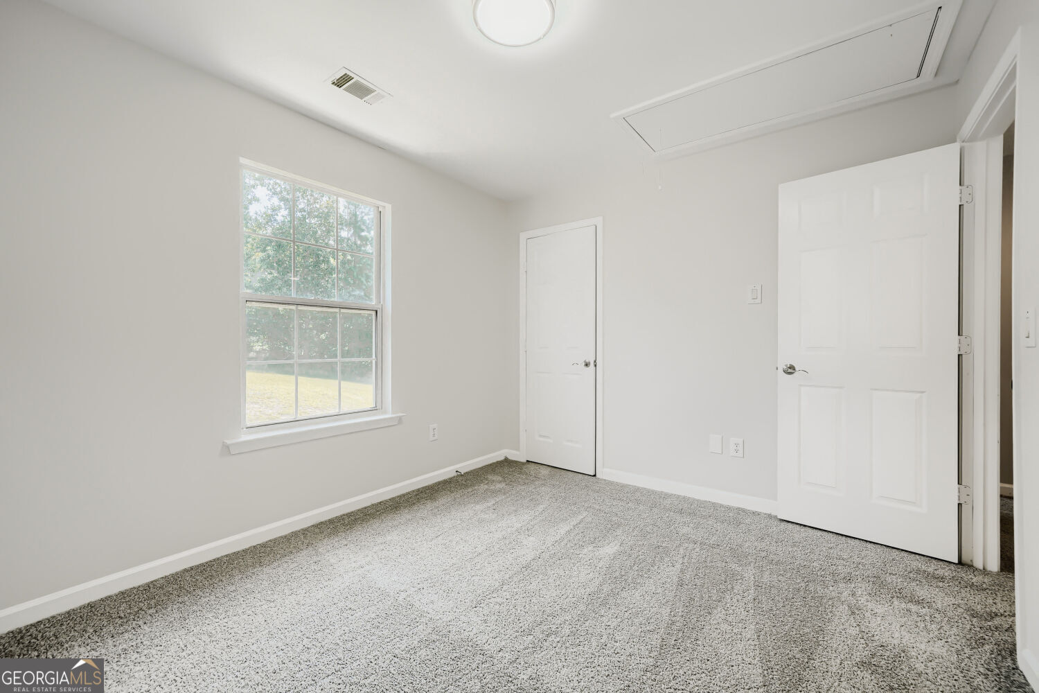 1533 Fenmore Street Property Photo 17