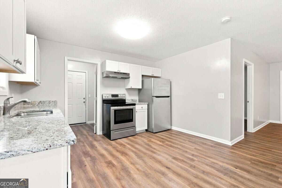 715 W Creek Circle Property Photo 4
