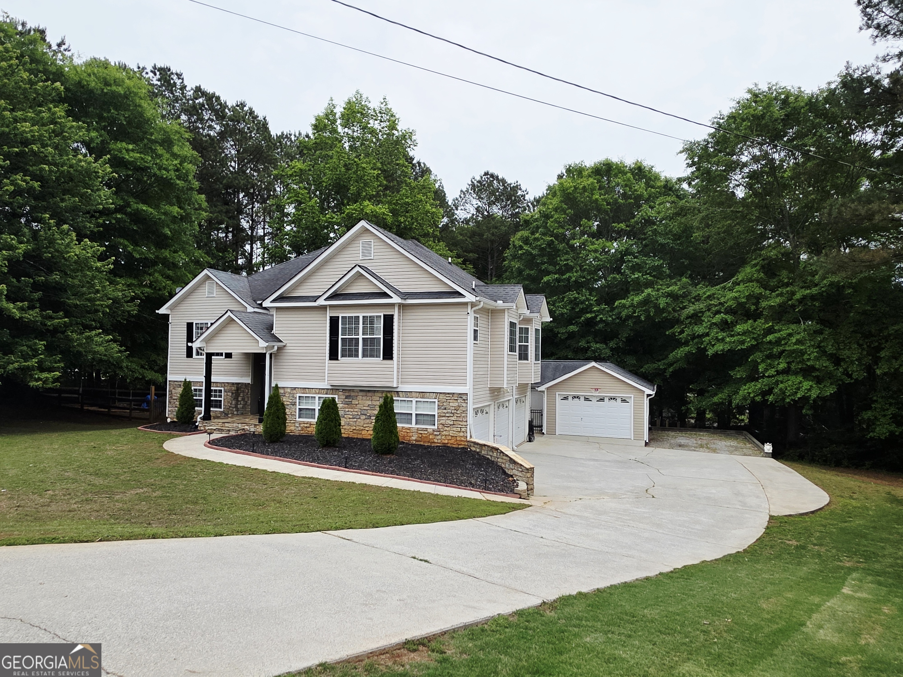 1005 Creek Run Place Property Photo 3