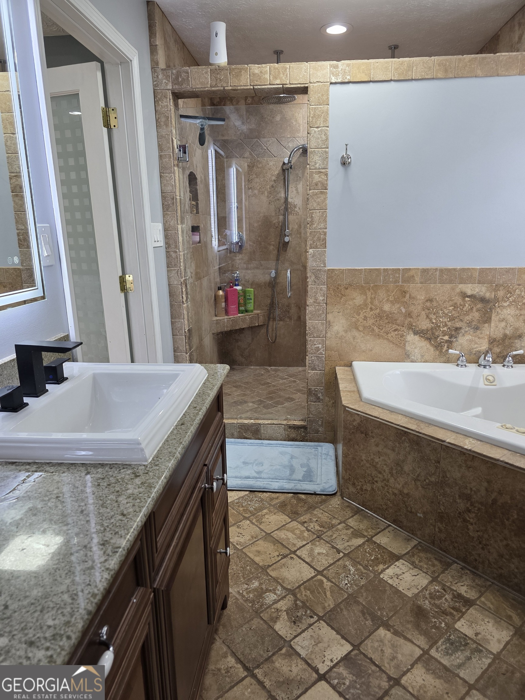 1005 Creek Run Place Property Photo 32