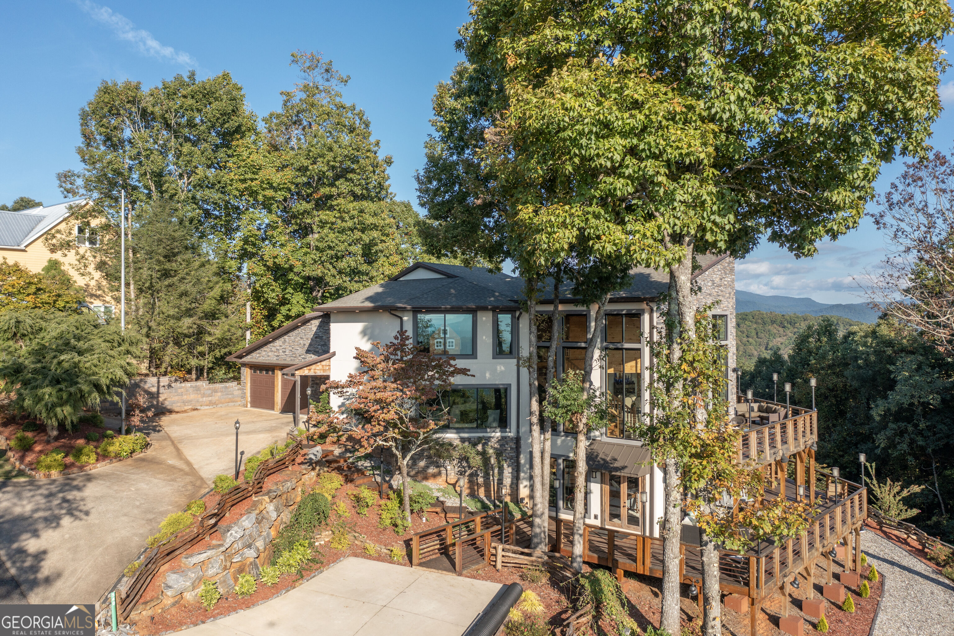 540 Mtn Top Road Property Photo 2