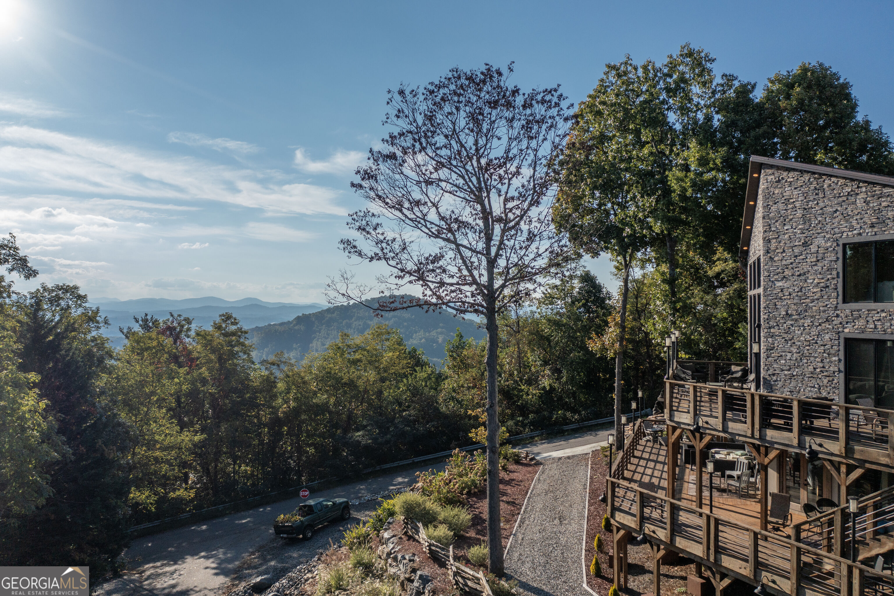 540 Mtn Top Road Property Photo 6