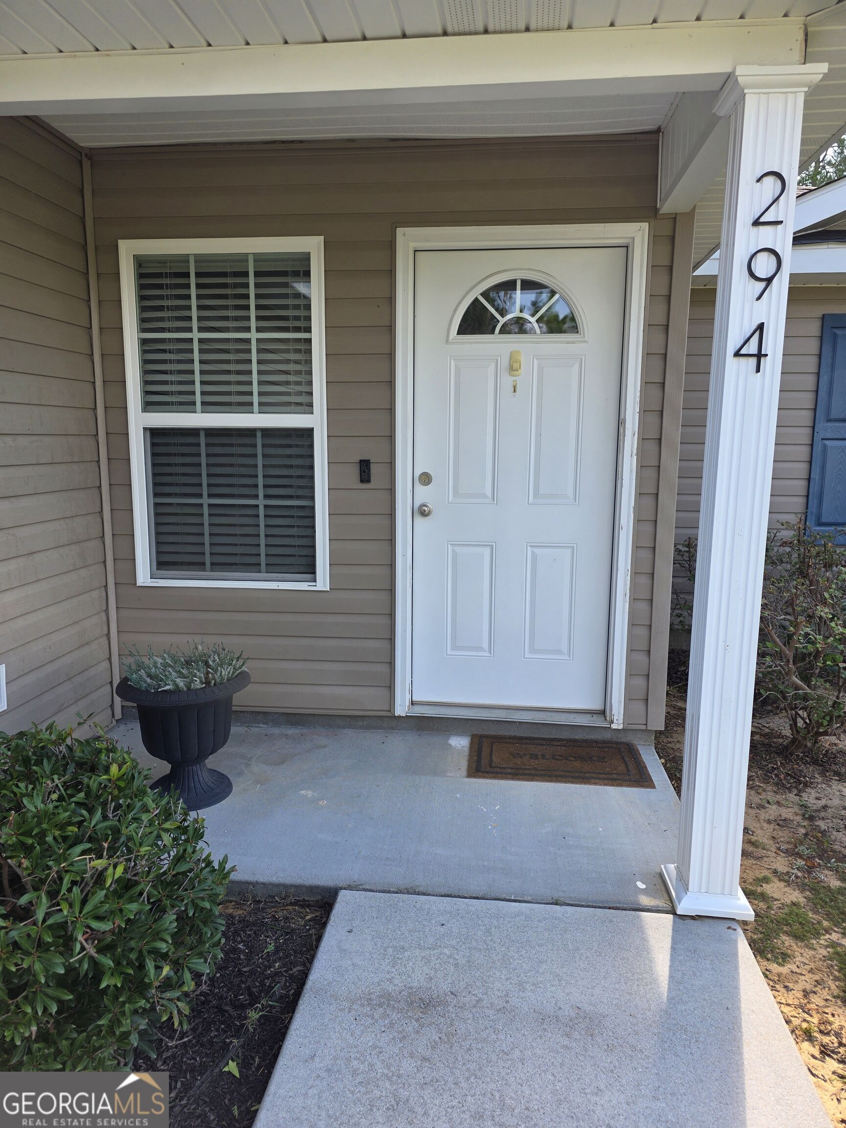 294 Lakeside Circle Property Photo 4