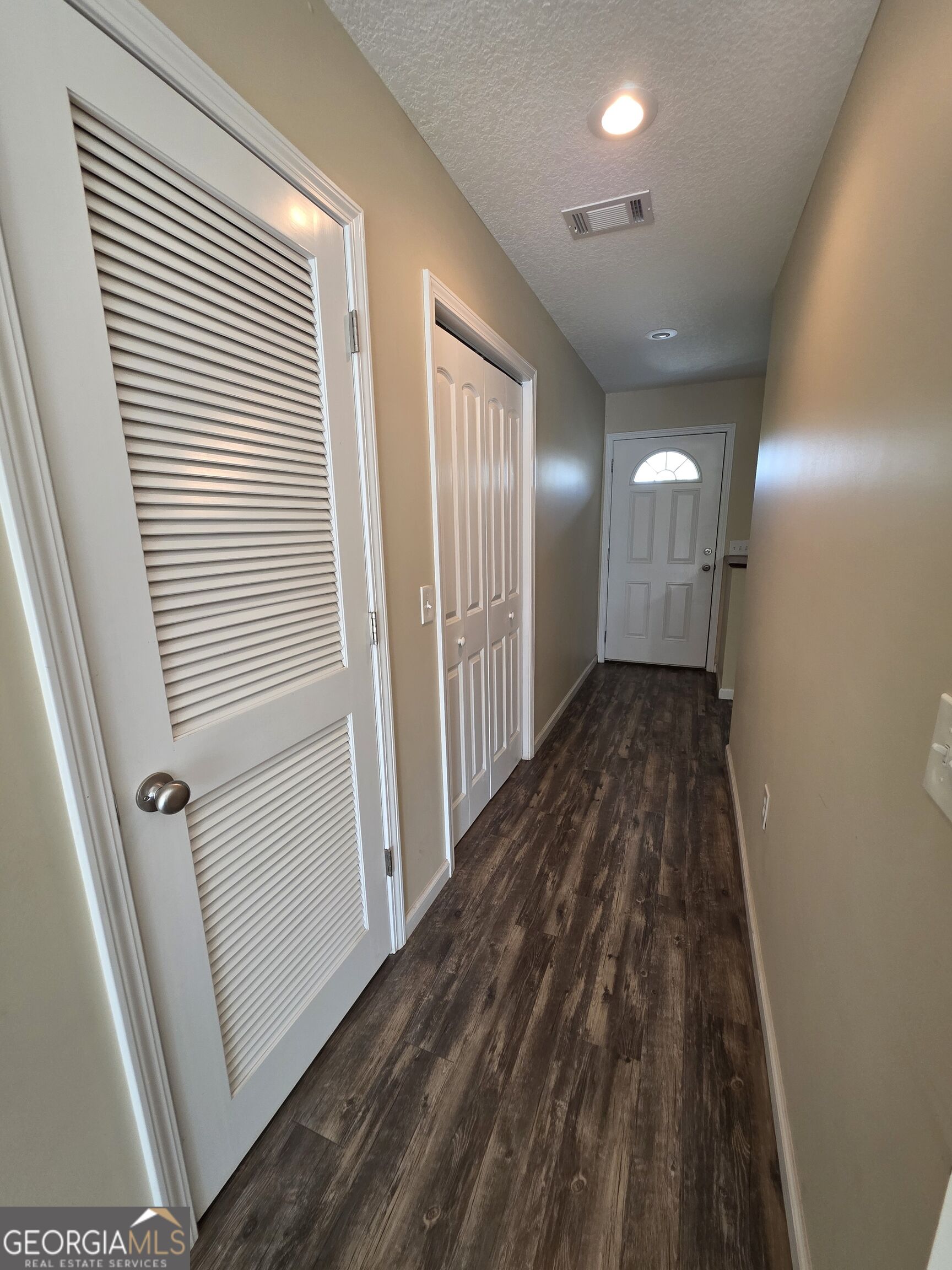 294 Lakeside Circle Property Photo 6