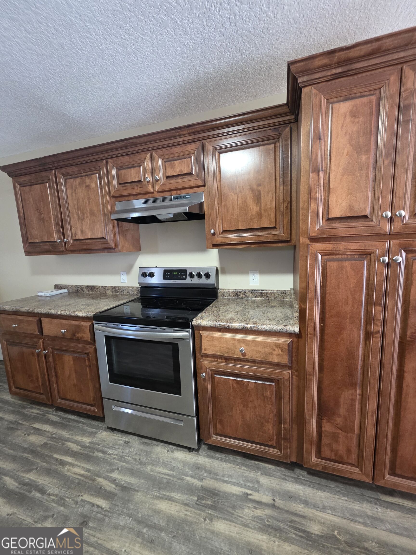 294 Lakeside Circle Property Photo 8