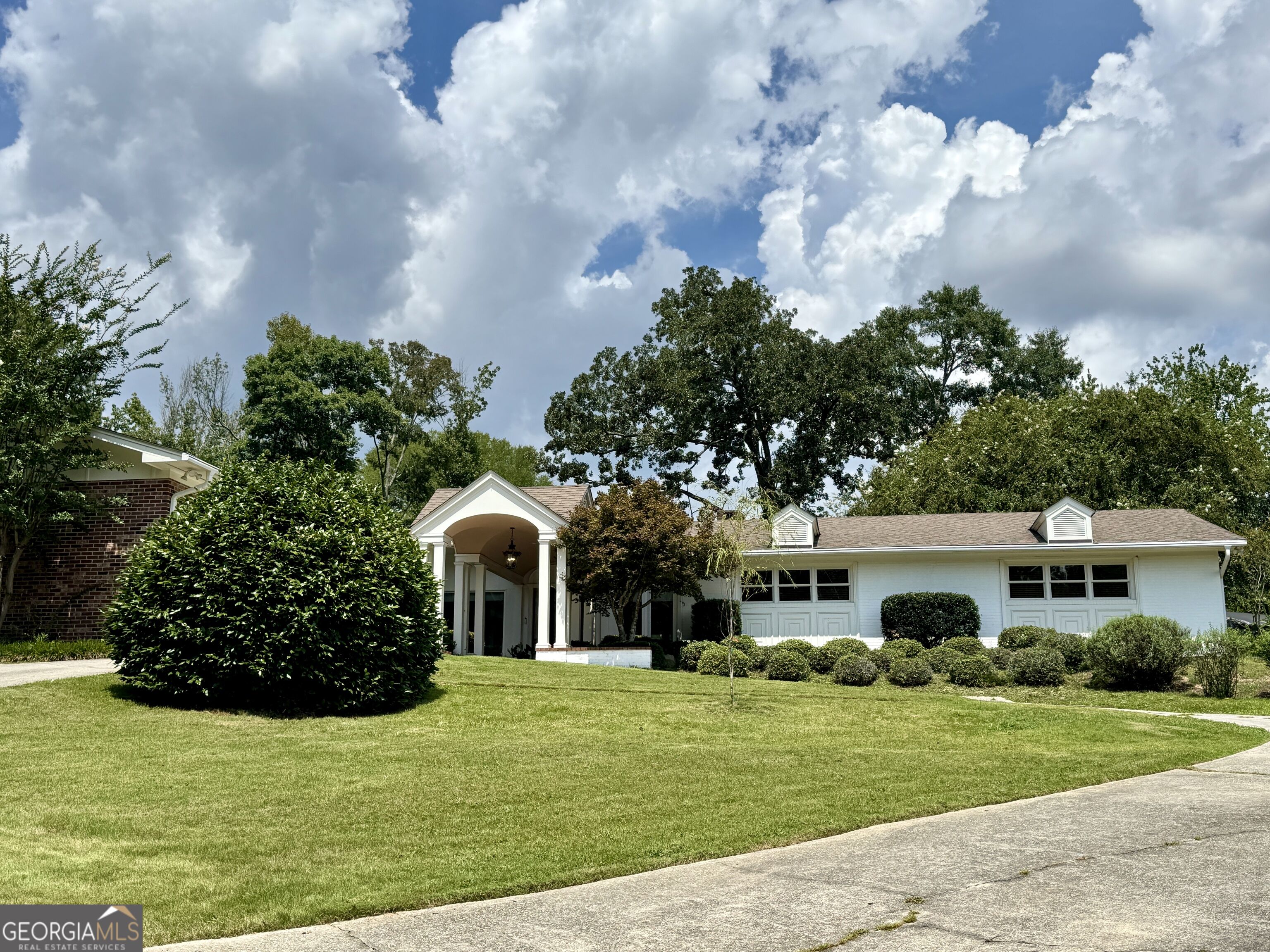 557 Walton Court Property Photo 1