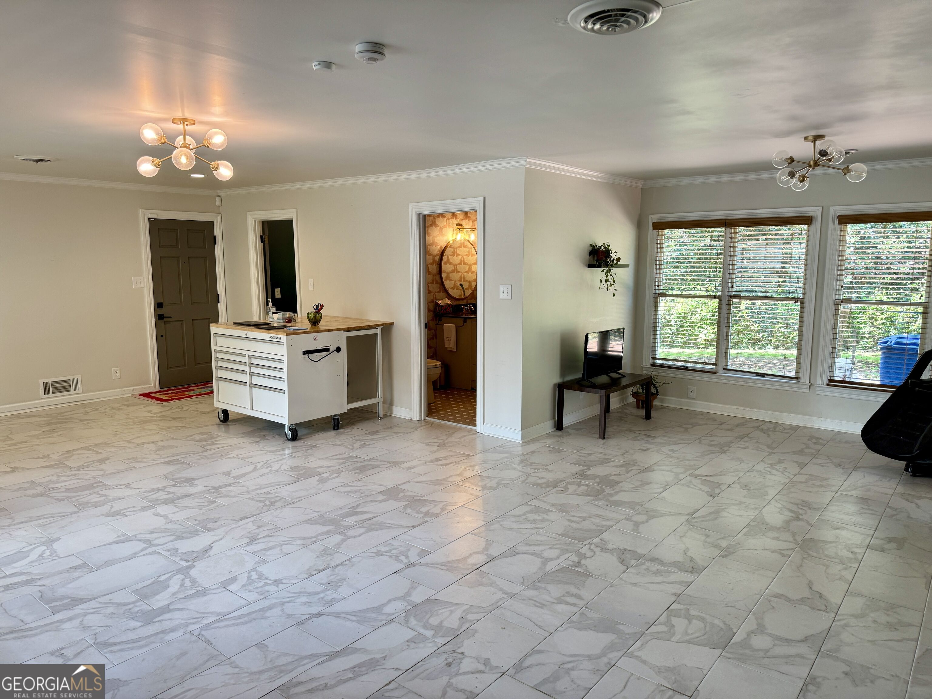 557 Walton Court Property Photo 12