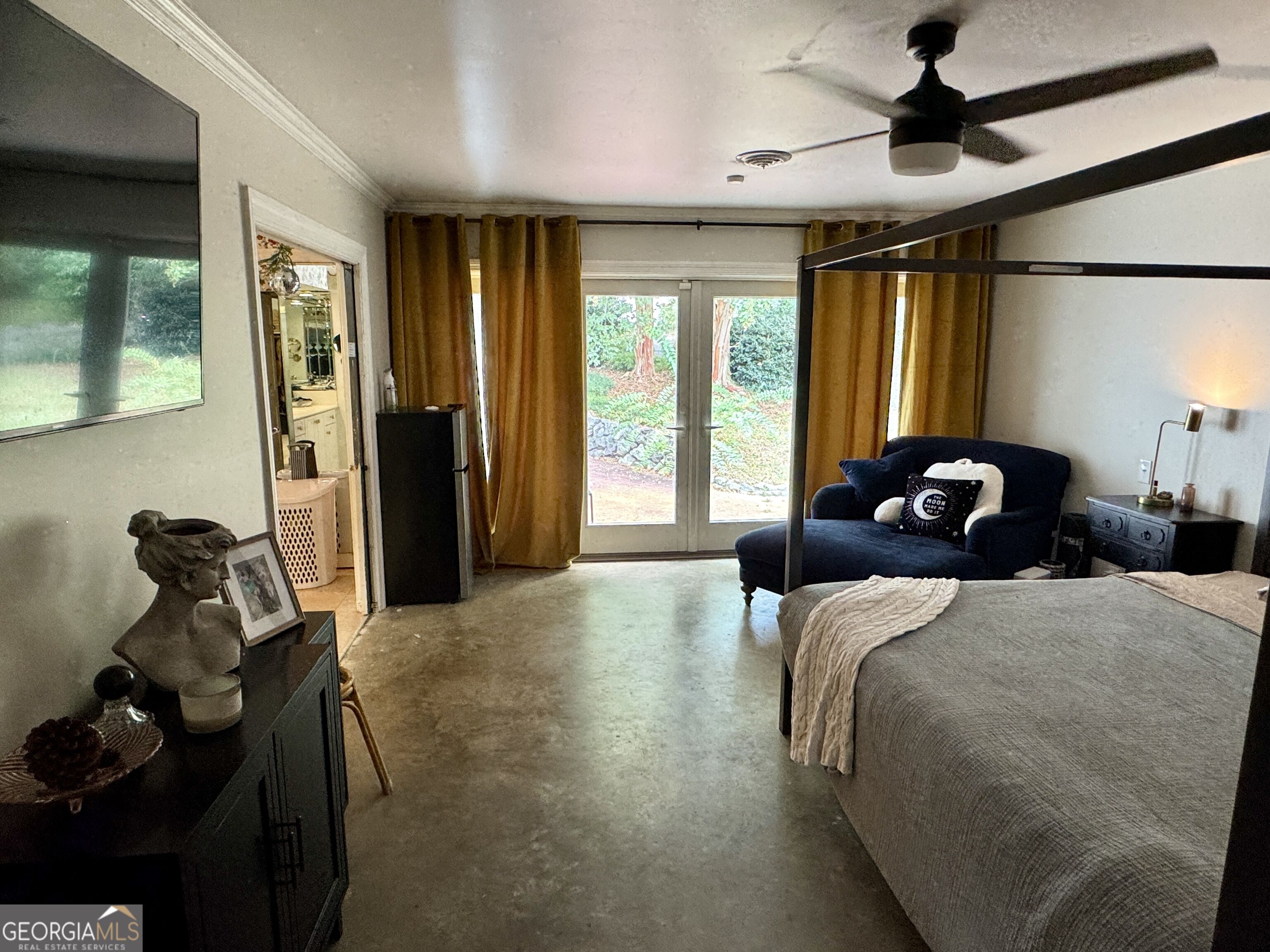 557 Walton Court Property Photo 22