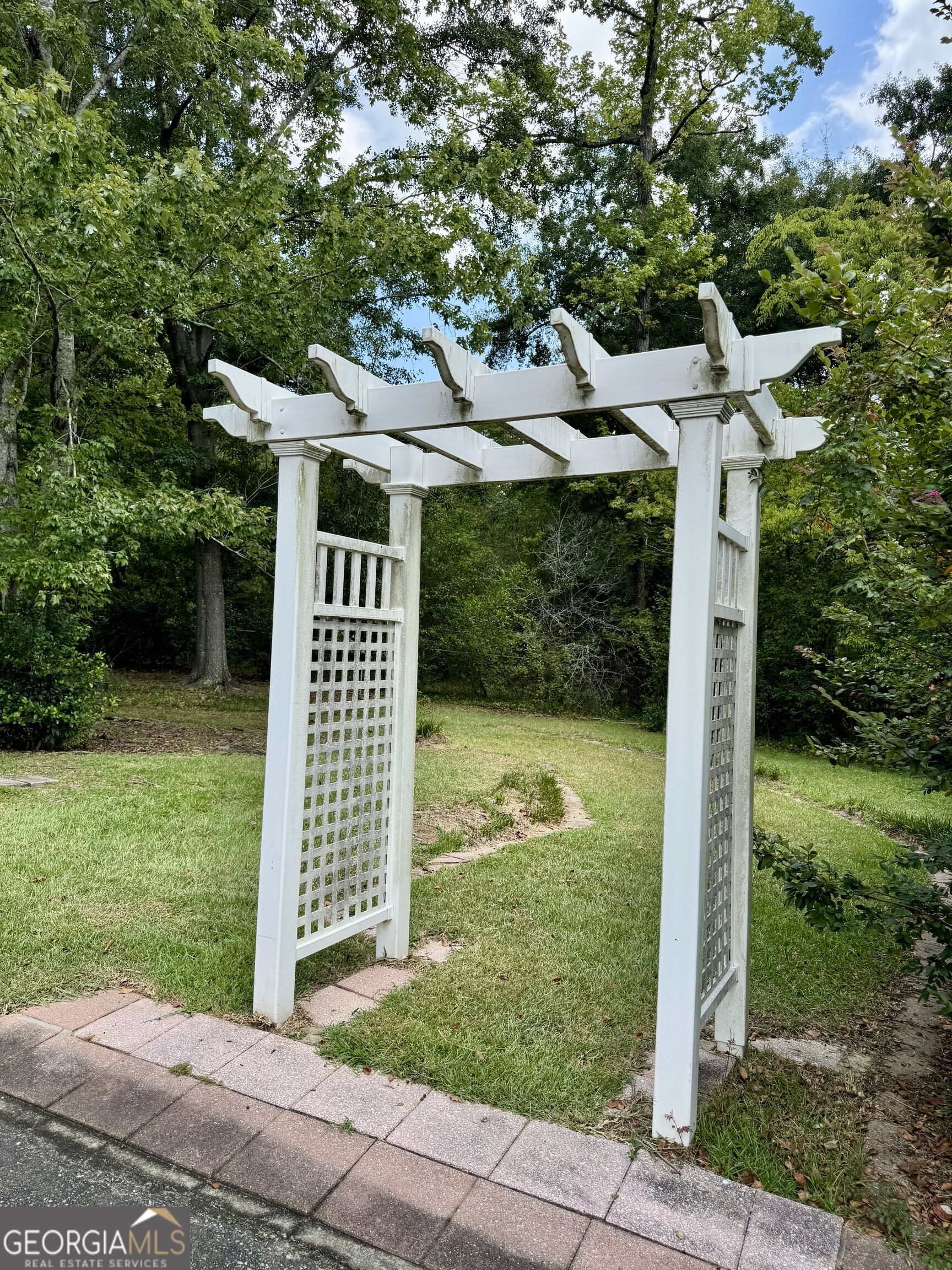 557 Walton Court Property Photo 30