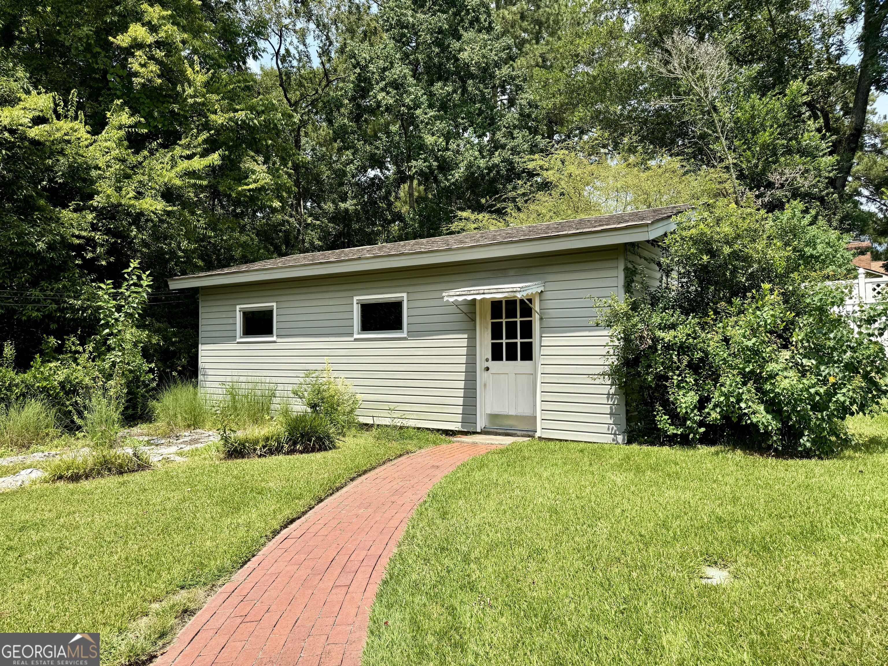 557 Walton Court Property Photo 36