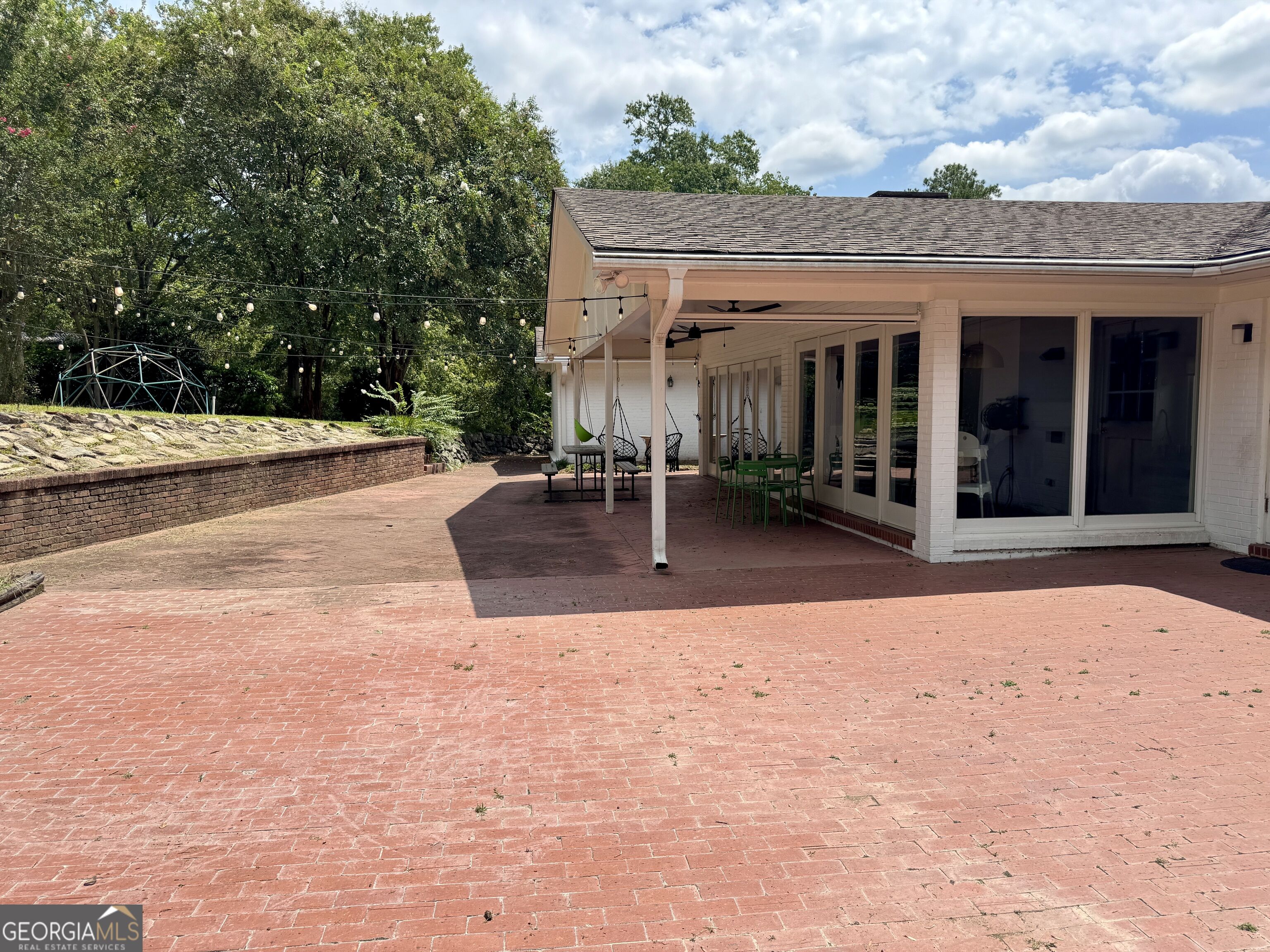 557 Walton Court Property Photo 39