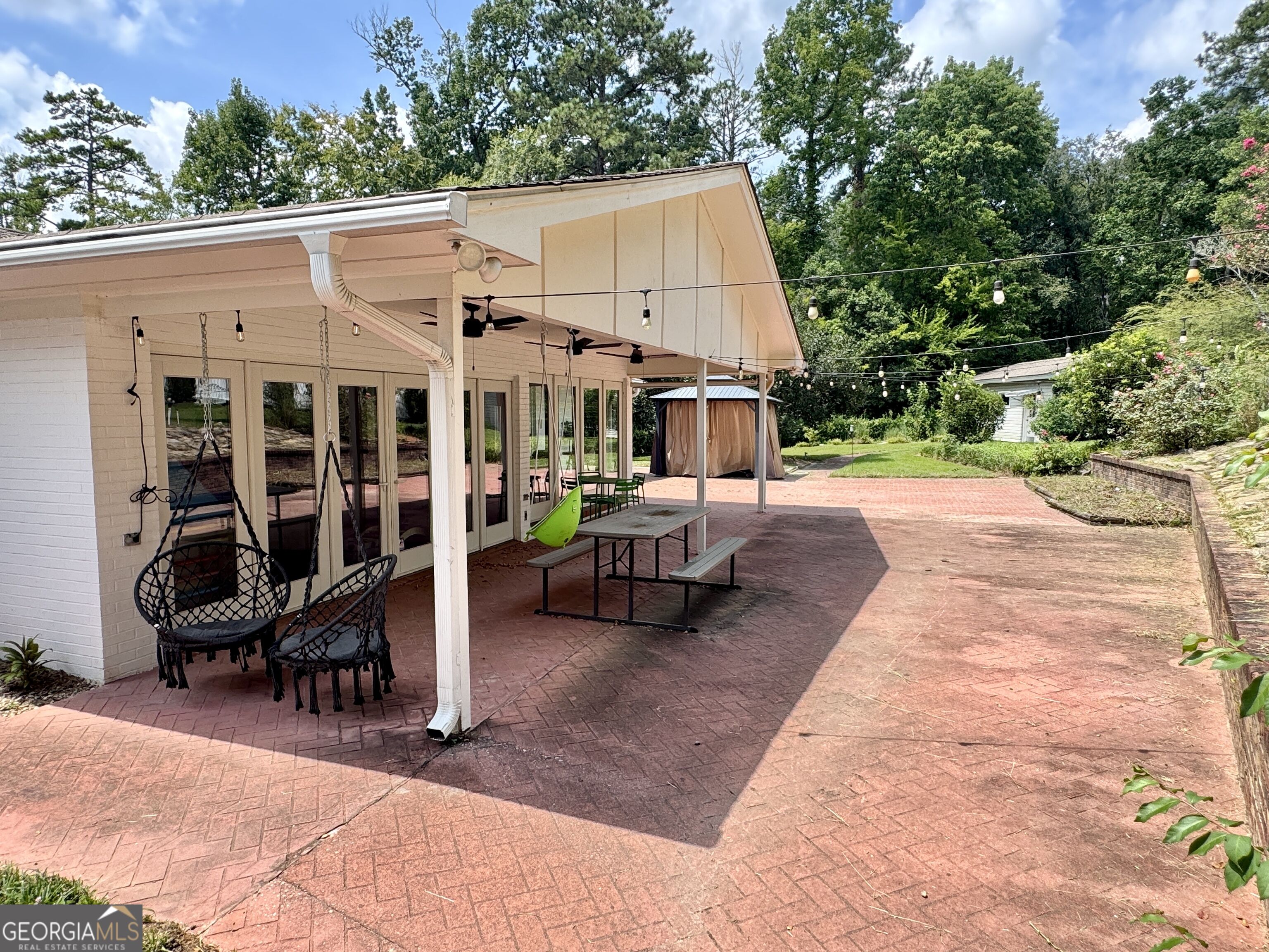 557 Walton Court Property Photo 43