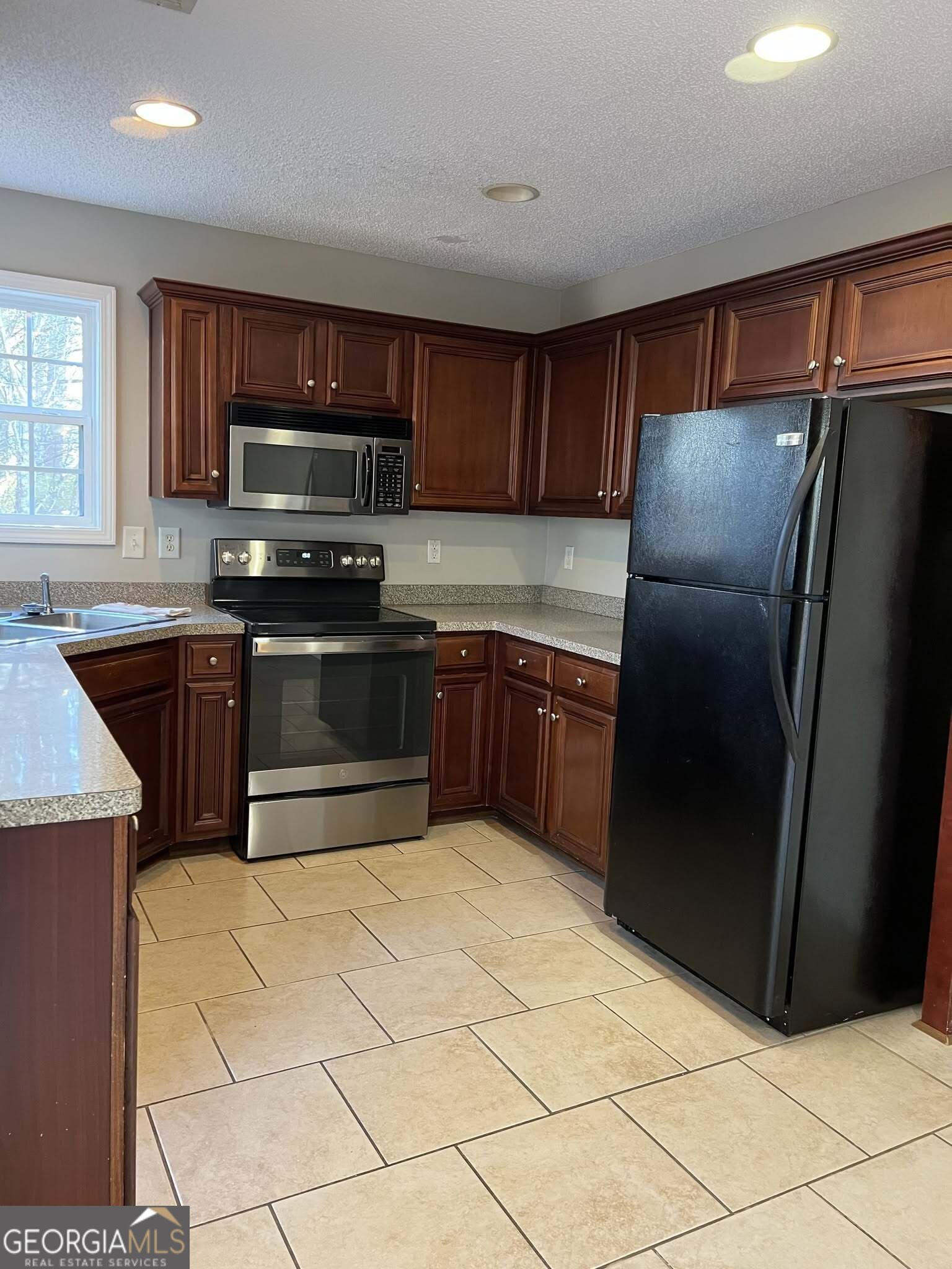 38 Grier Lane Property Photo 3