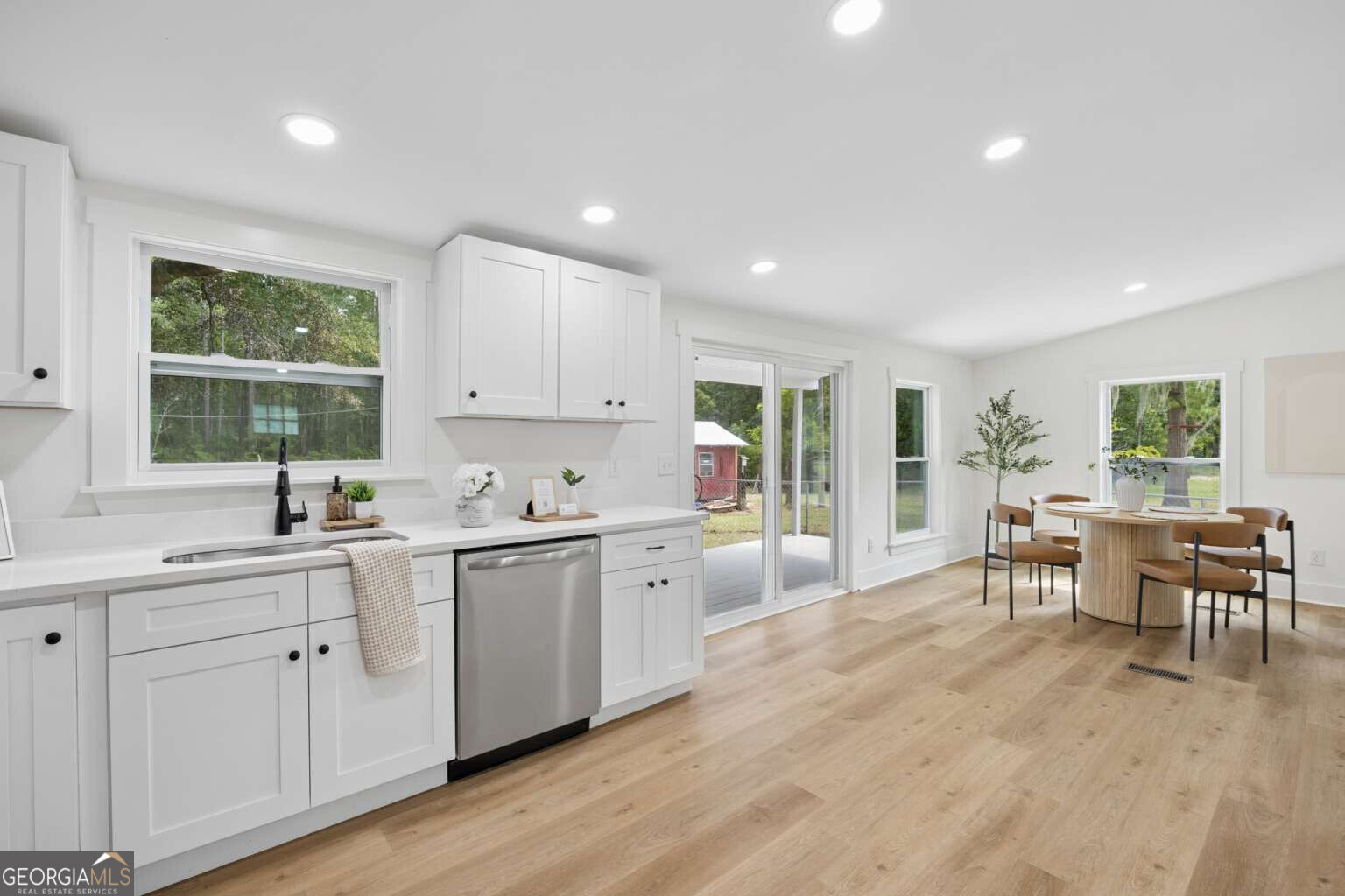 562 4th Extension Property Photo 11