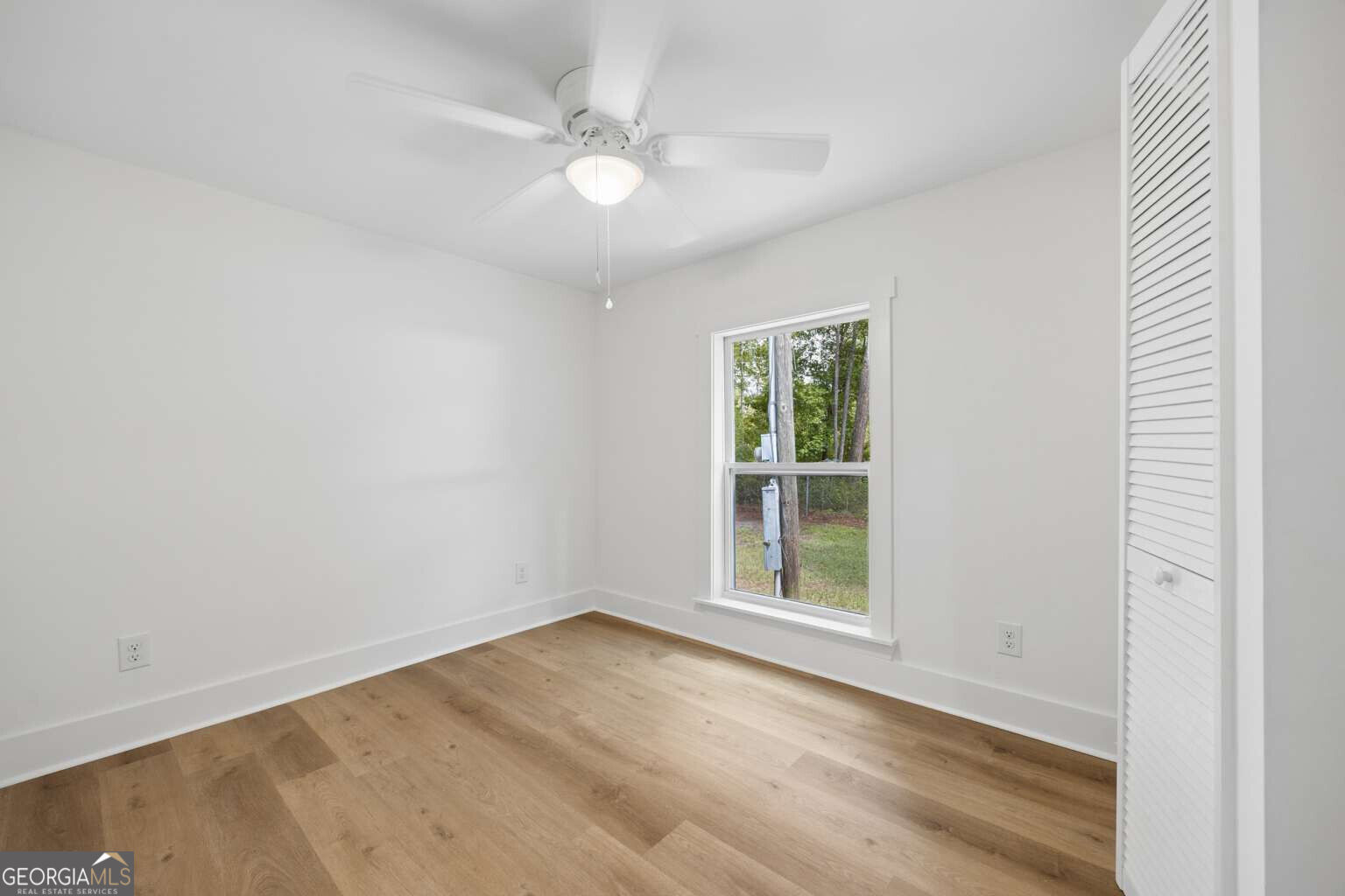 562 4th Extension Property Photo 17