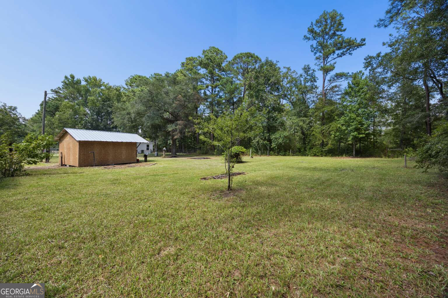 562 4th Extension Property Photo 25
