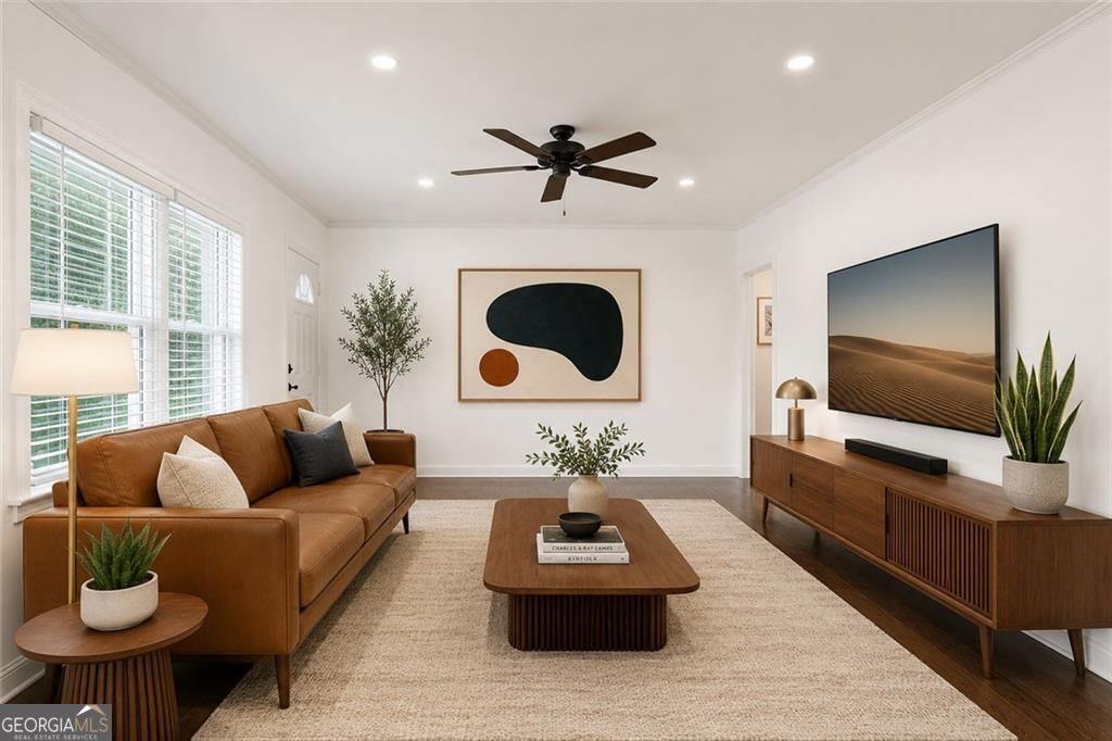 1631 Fearn Circle Ne Property Photo 3