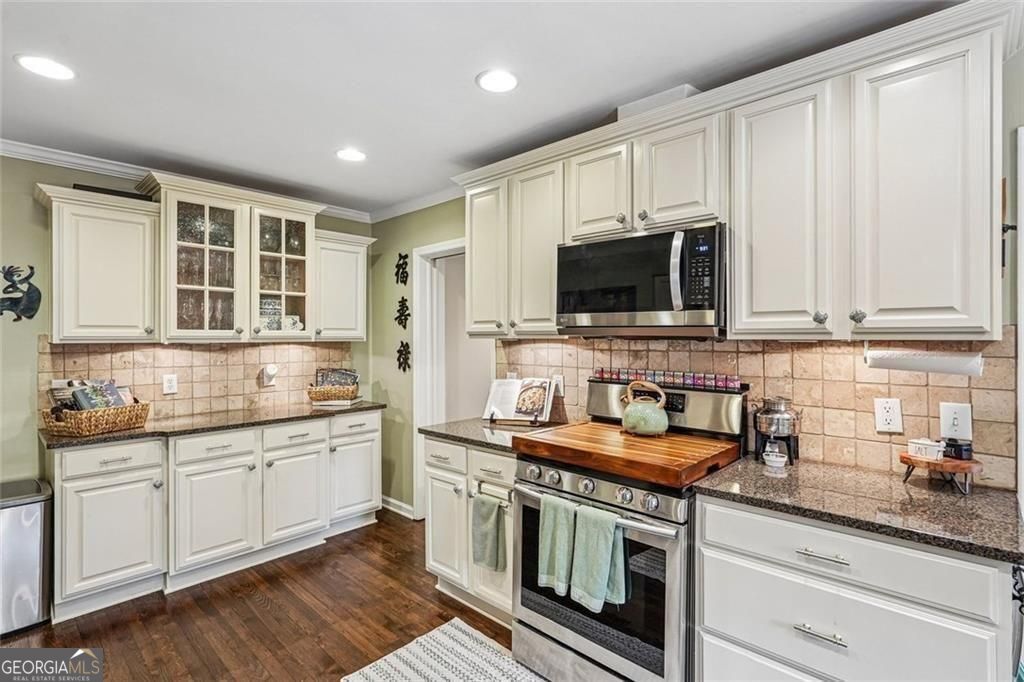 1631 Fearn Circle Ne Property Photo 11