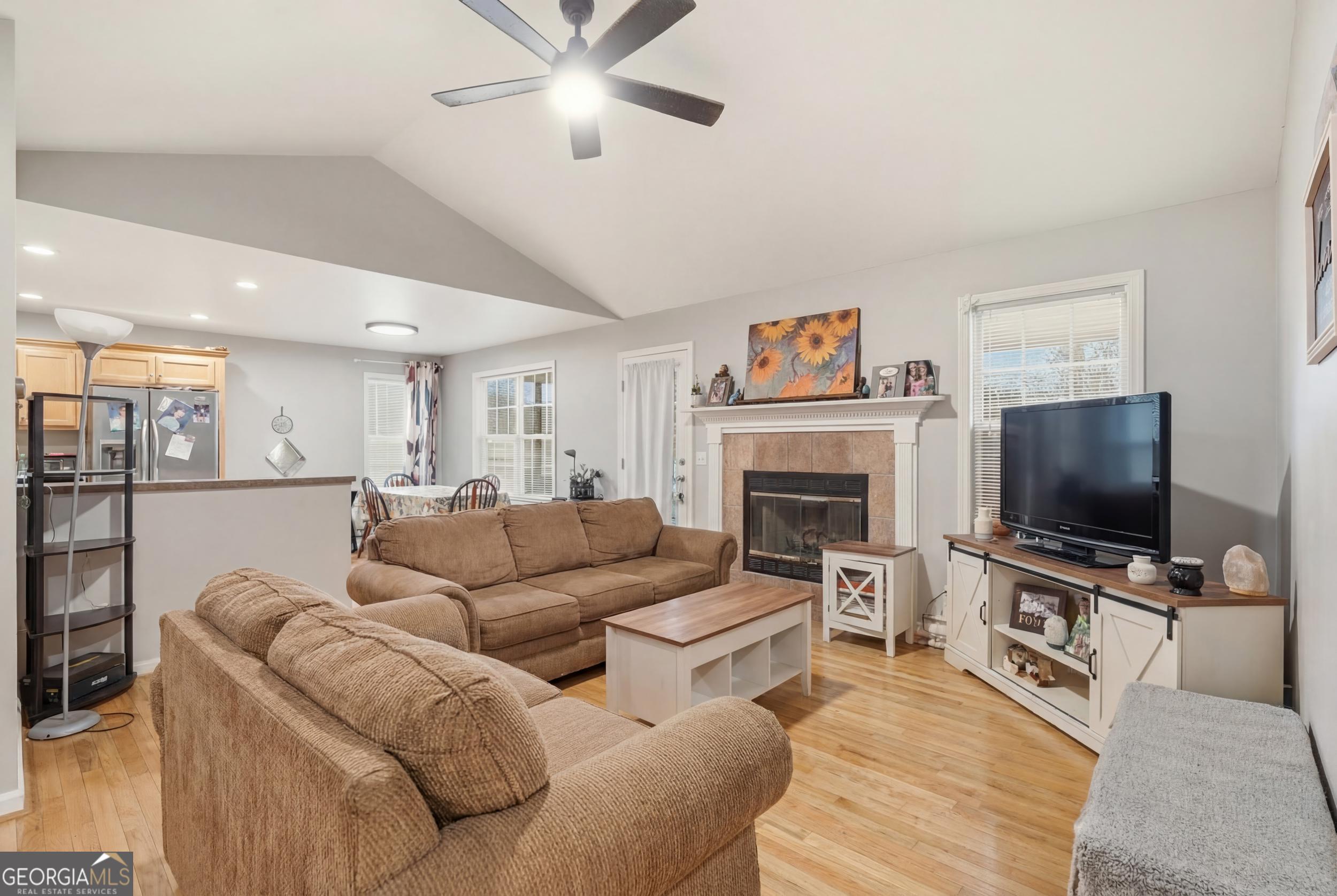 5421 School Street Property Photo 5