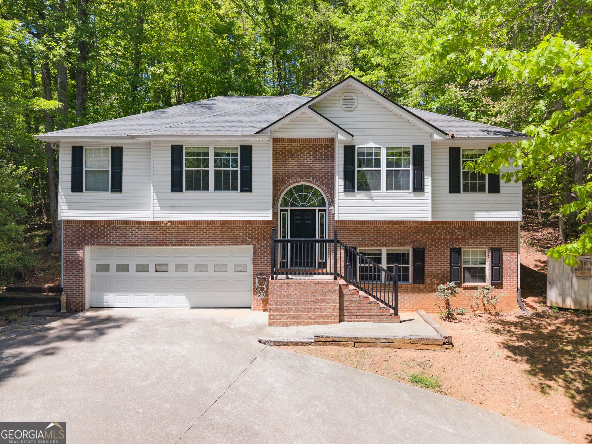 162 Greenview Court Property Photo 1