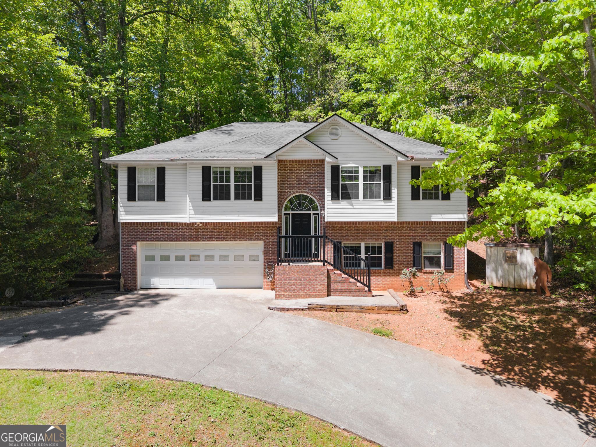 162 Greenview Court Property Photo 2