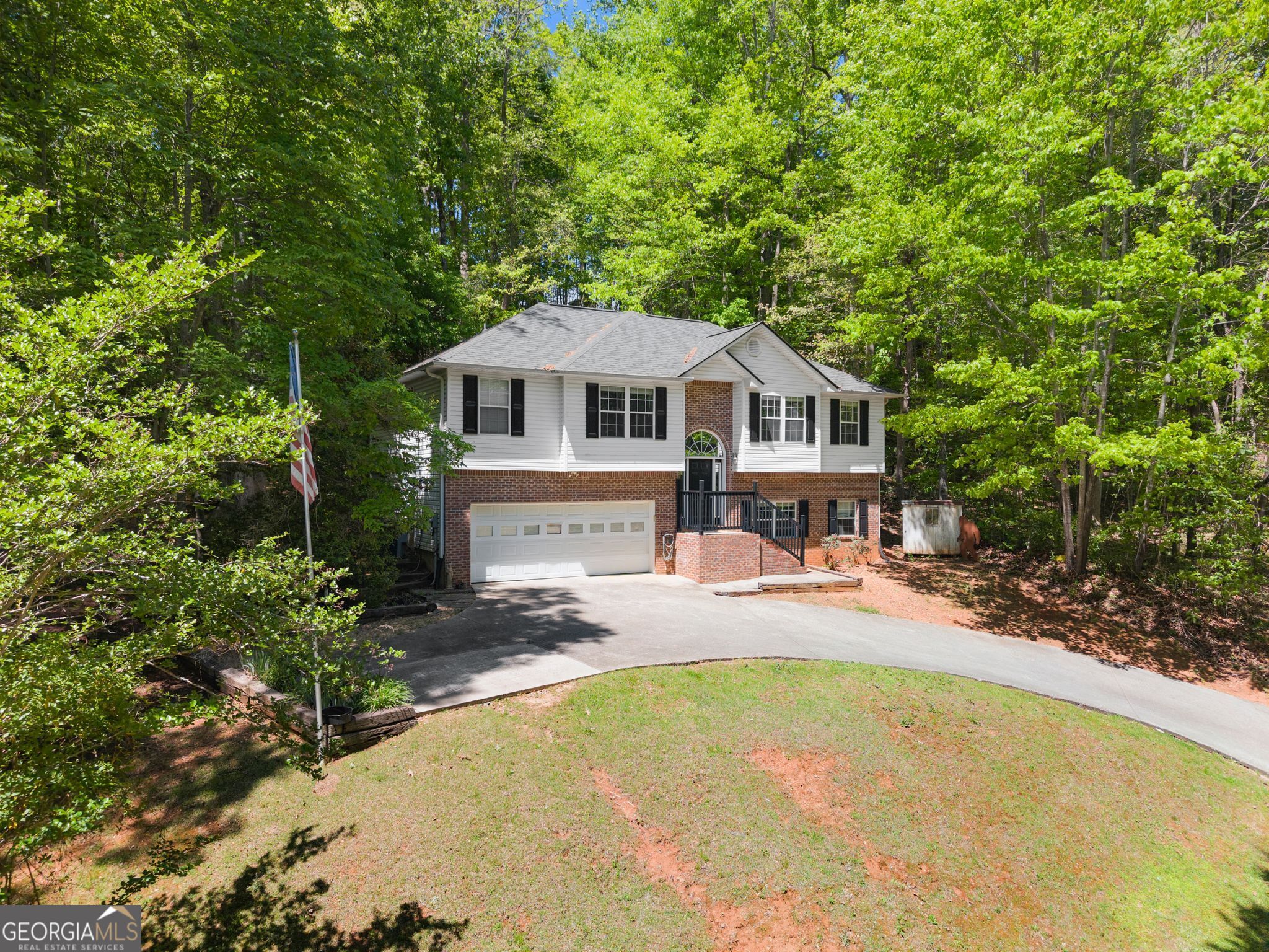 162 Greenview Court Property Photo 4