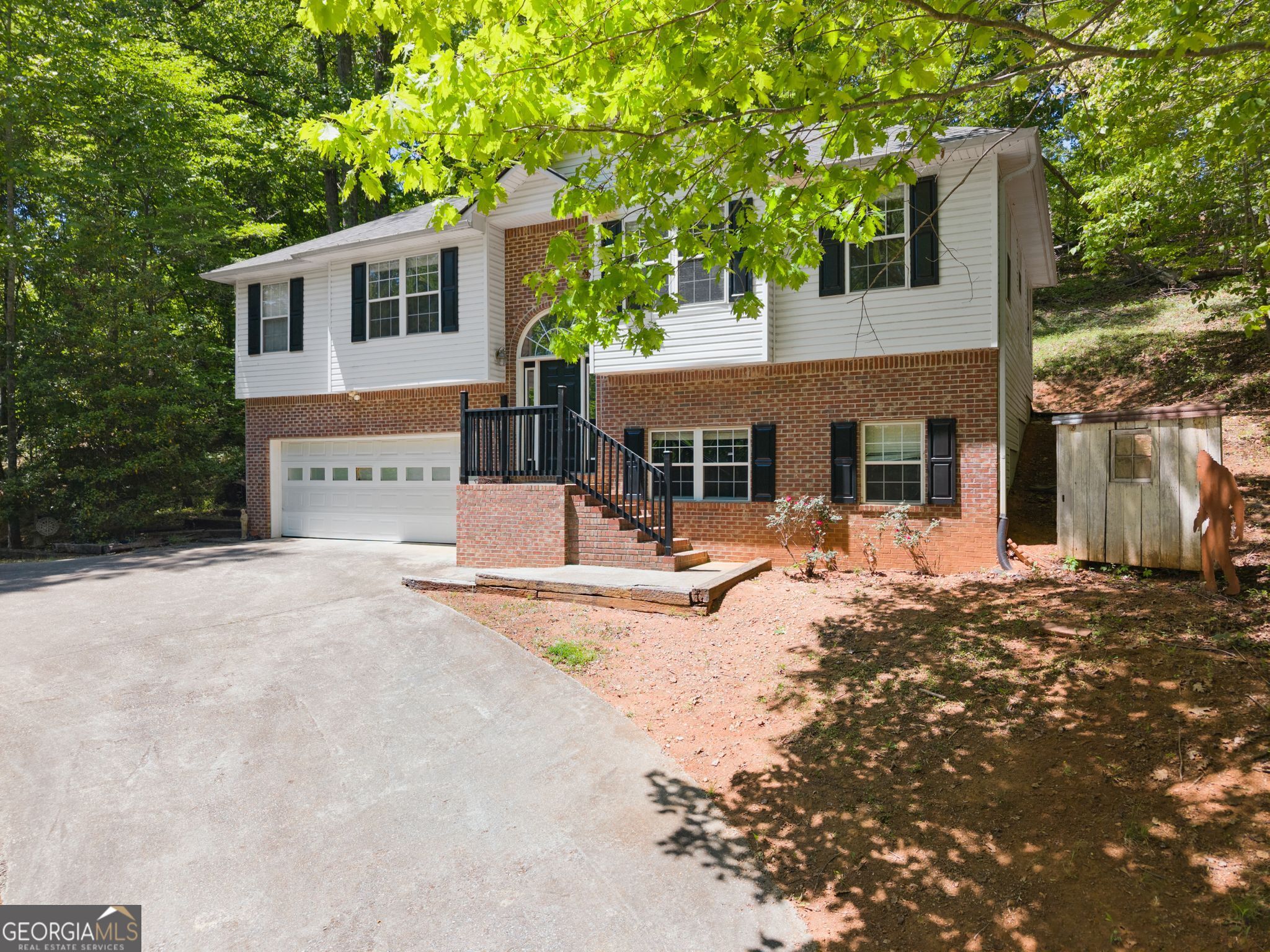 162 Greenview Court Property Photo 6