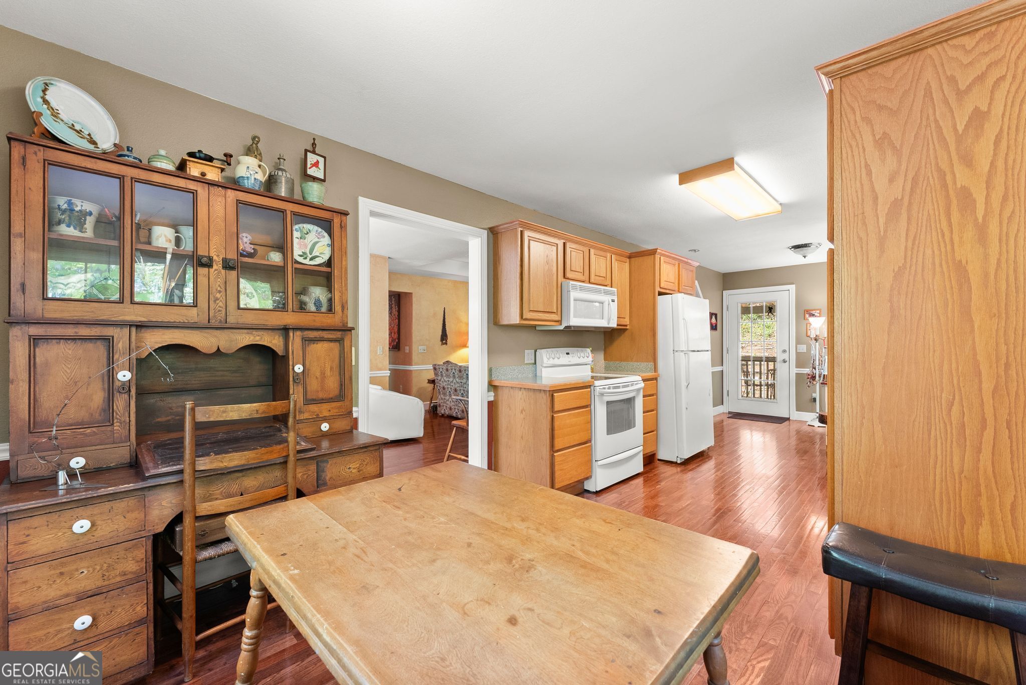 162 Greenview Court Property Photo 16