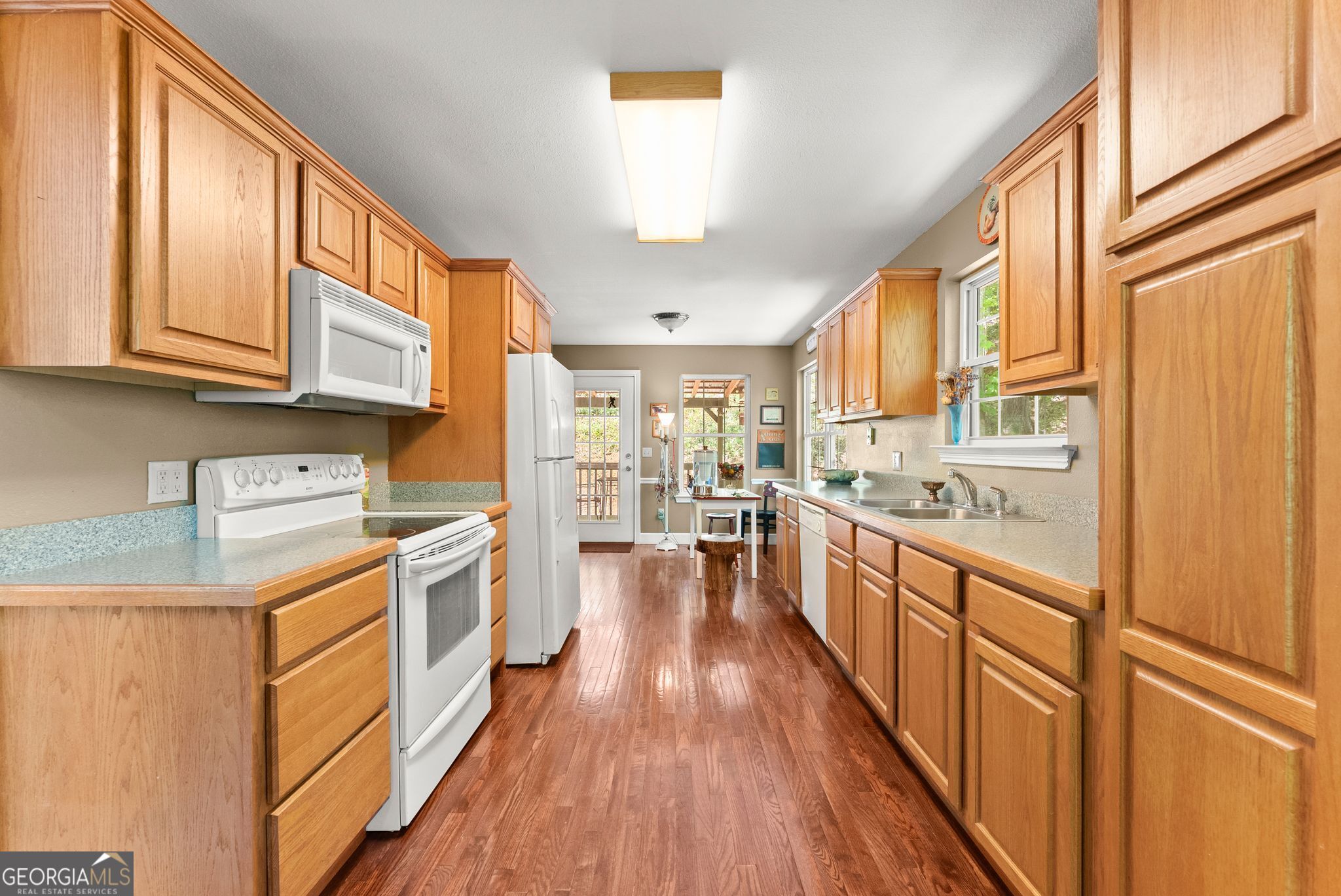 162 Greenview Court Property Photo 17