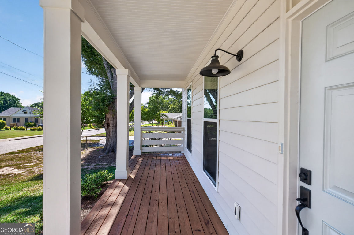 125 E 5th Street Property Photo 5